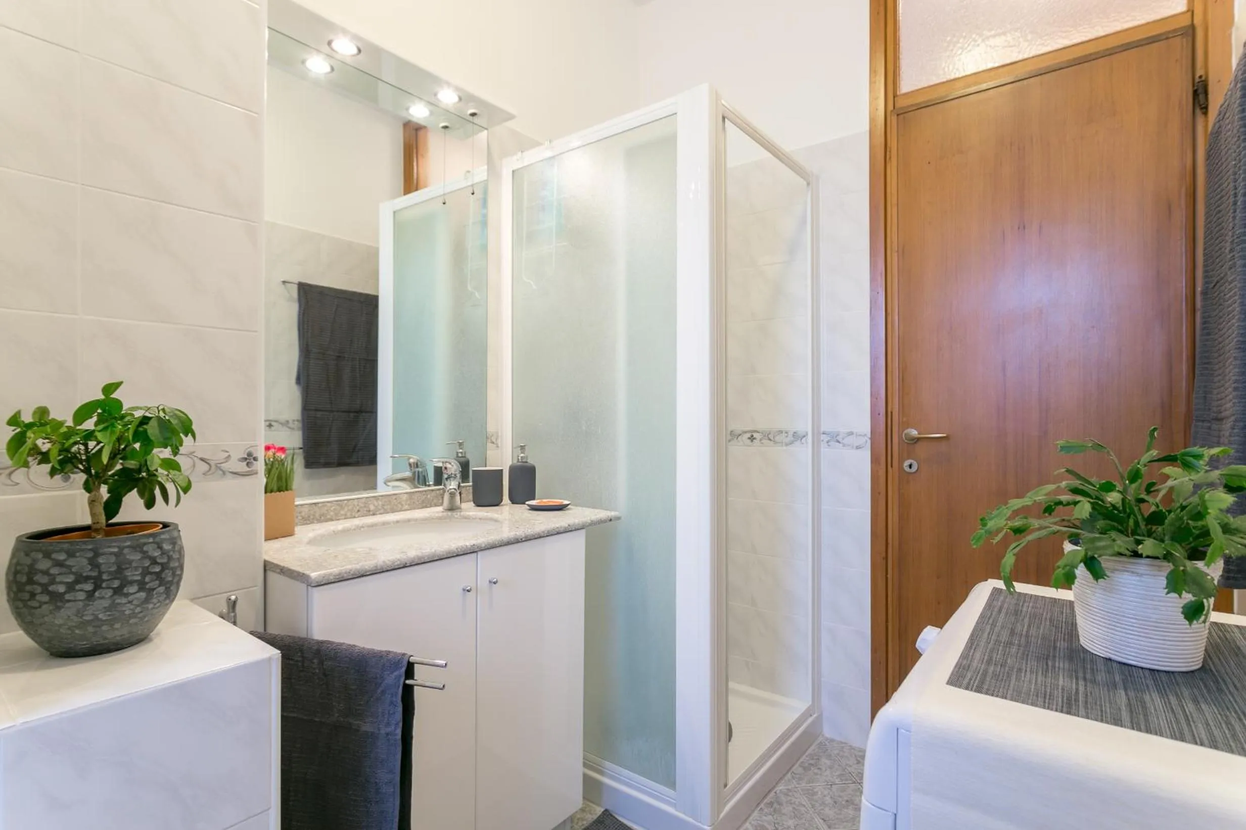 Shower in Violet Home - Loreto