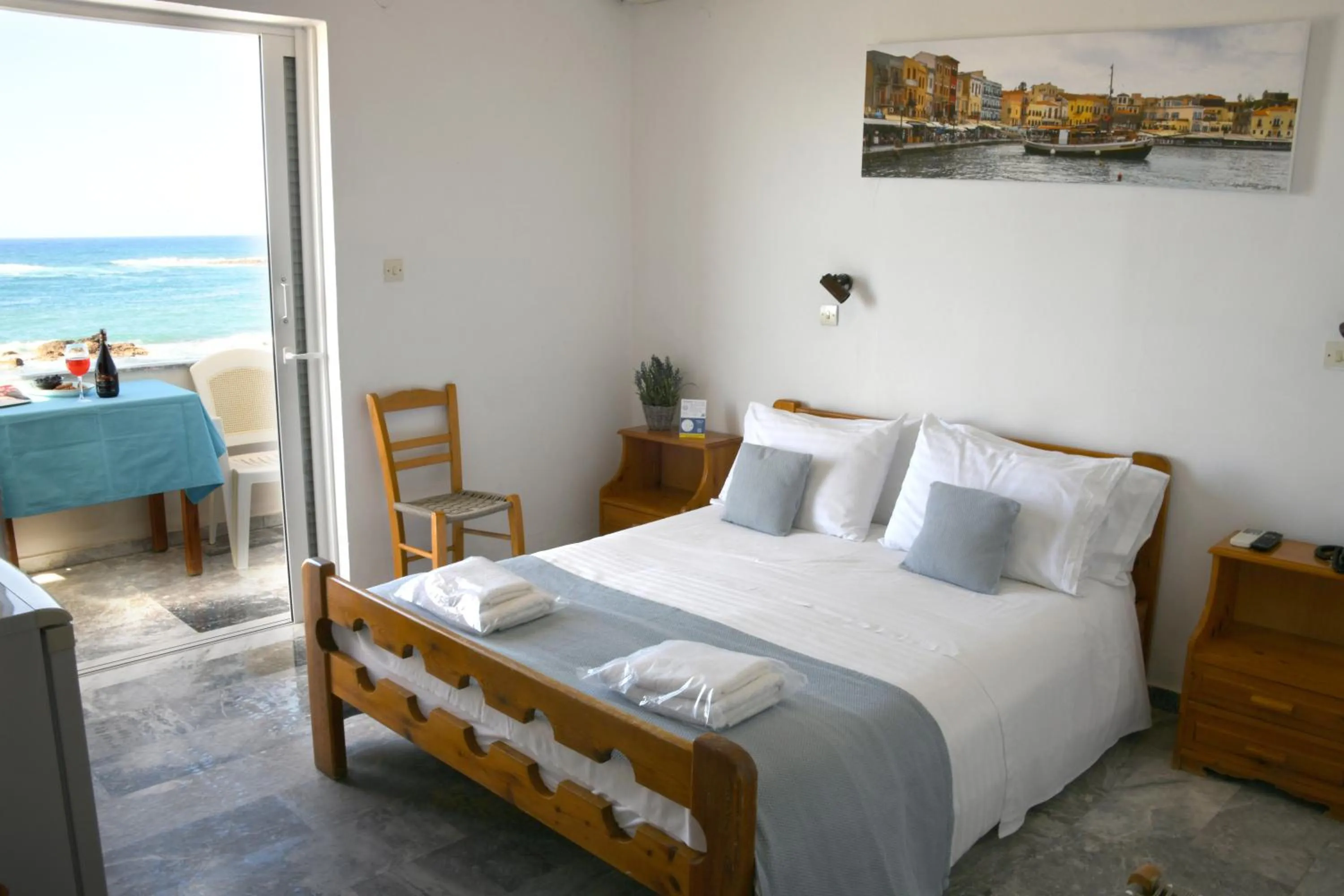 Bed in Klinakis Beach Hotel