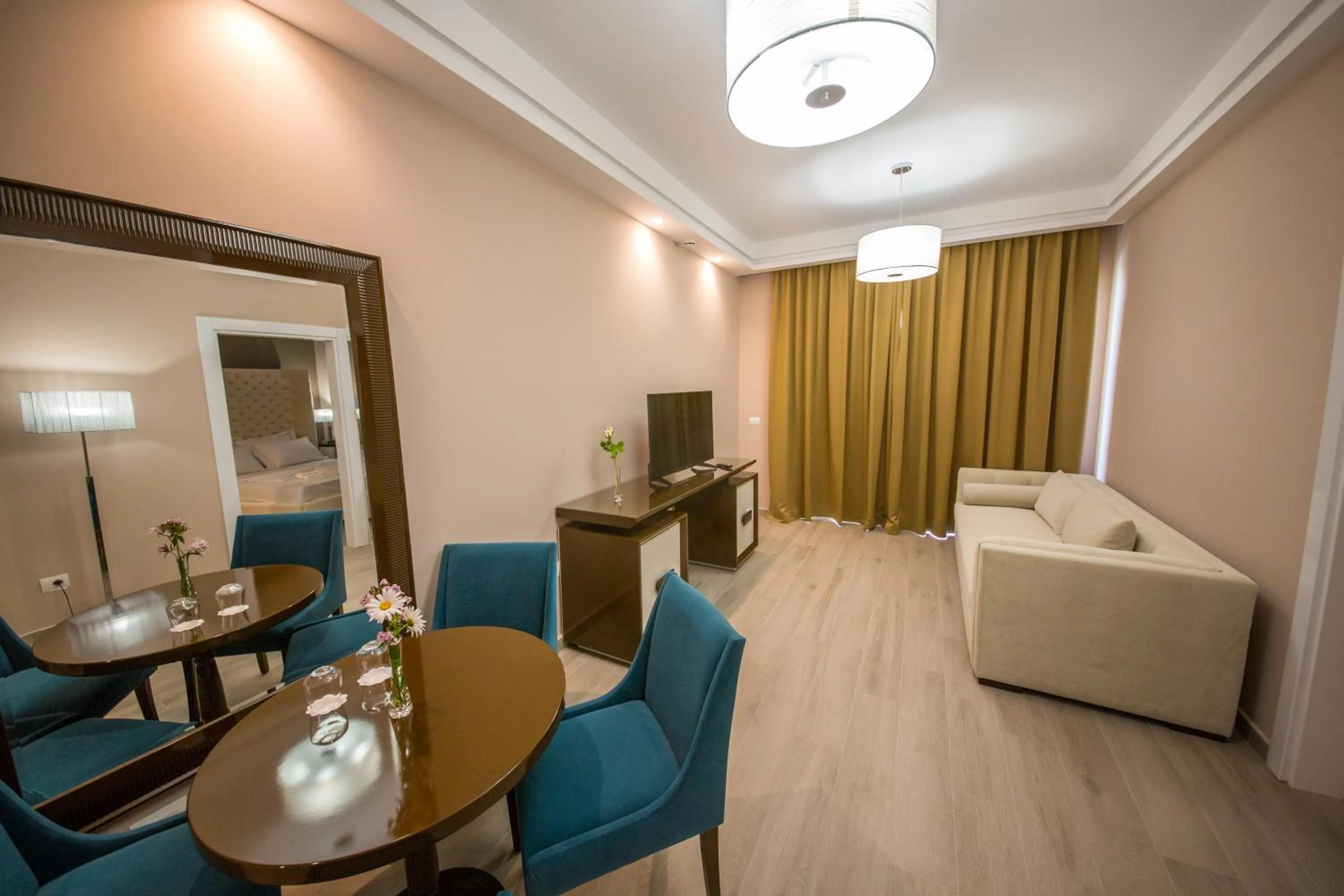 Living room, Bed in Sole Luna Hotel