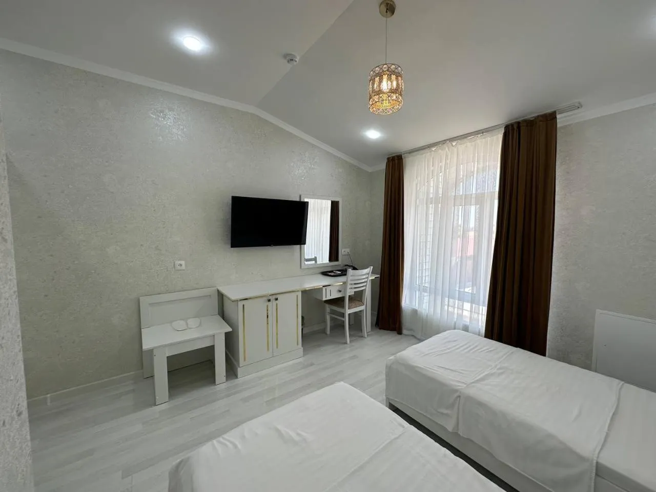 TV and multimedia, Bed in Ideal Hotel