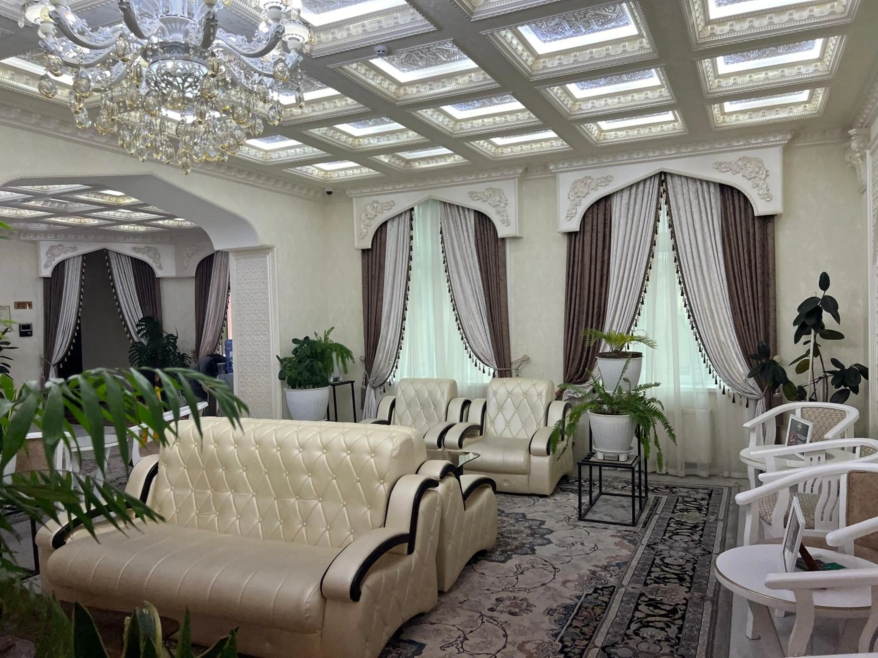 Living room in Ideal Hotel