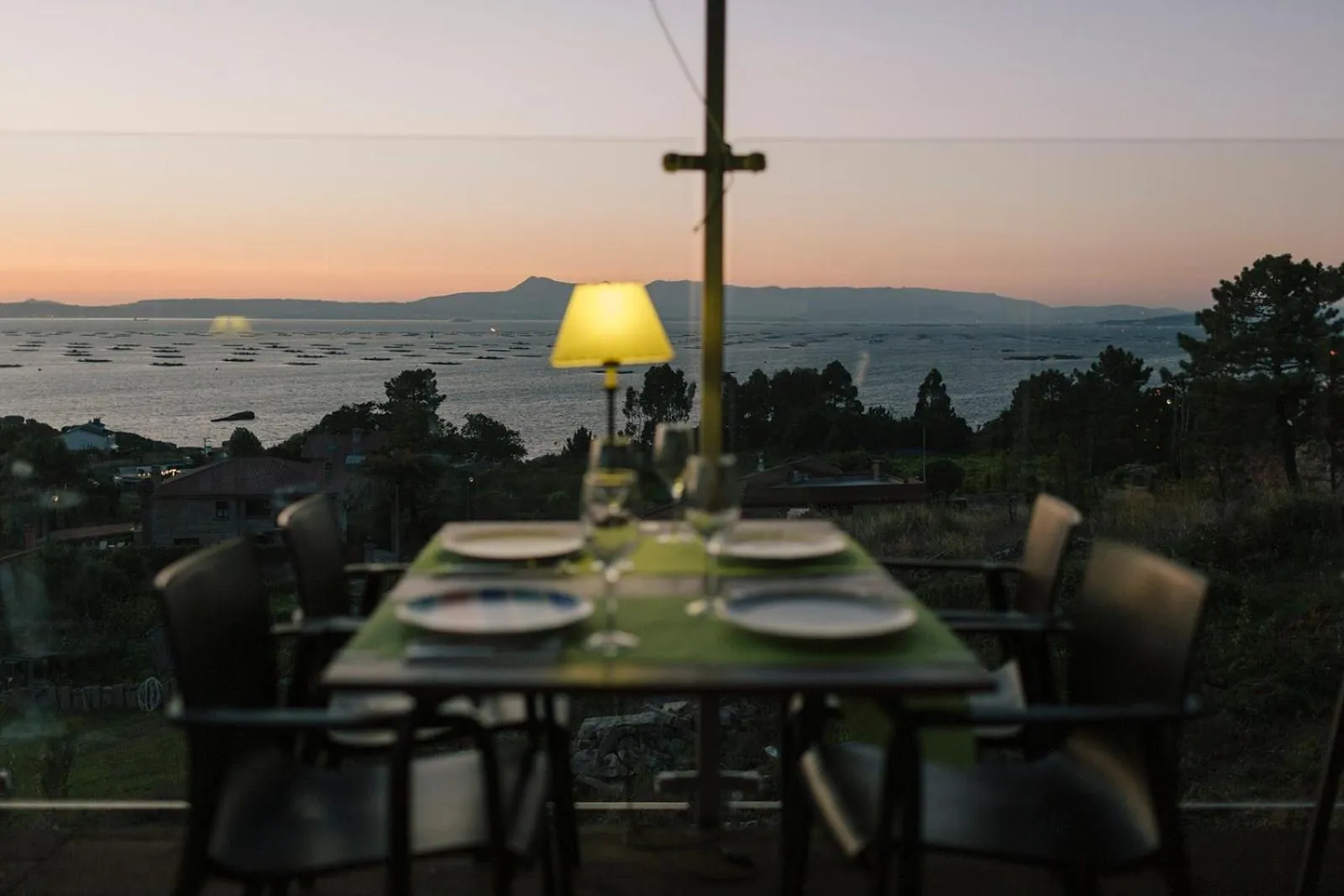 Restaurant/places to eat in Hotel O Castro