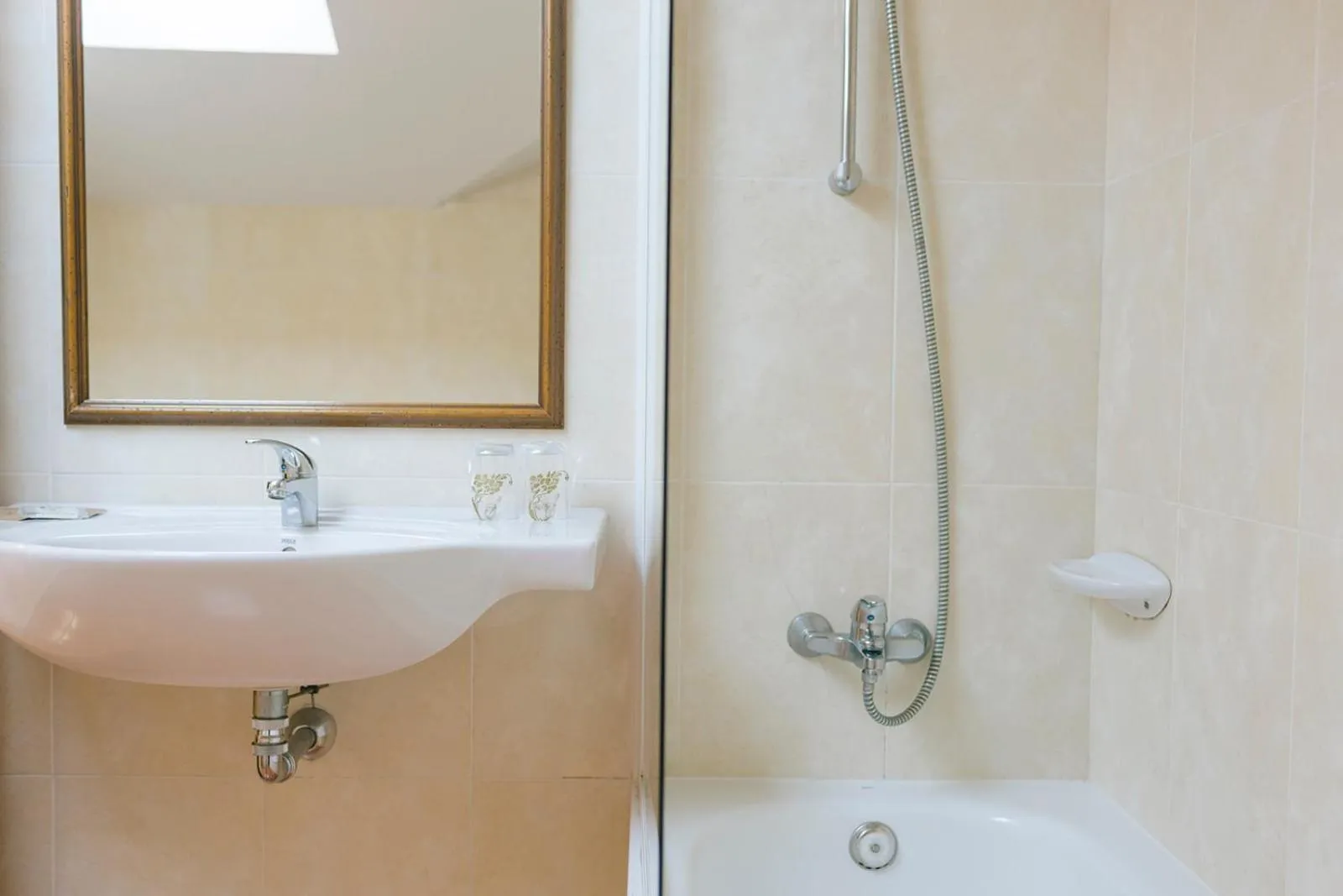 Bathroom in Hotel O Castro