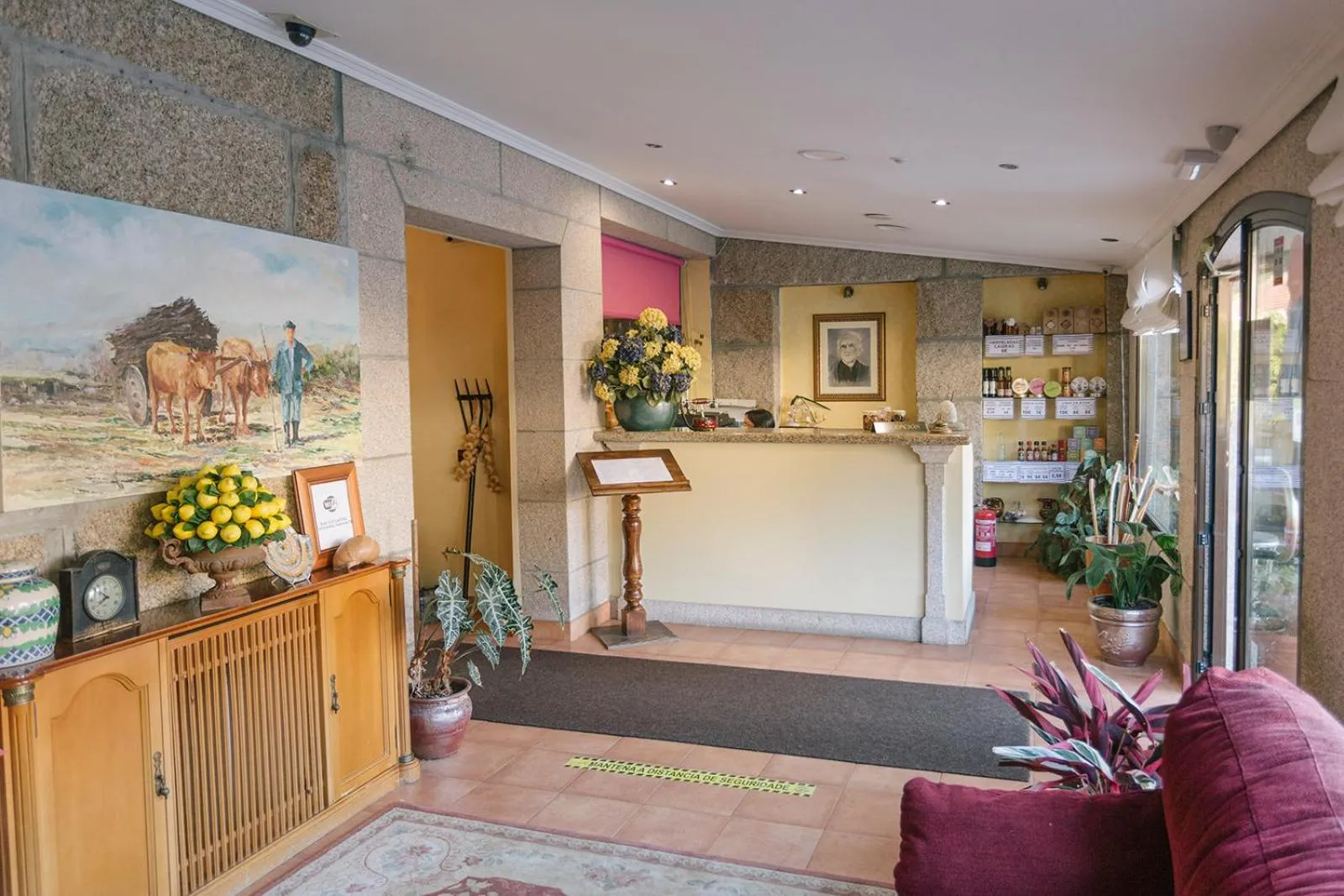 Lobby or reception in Hotel O Castro