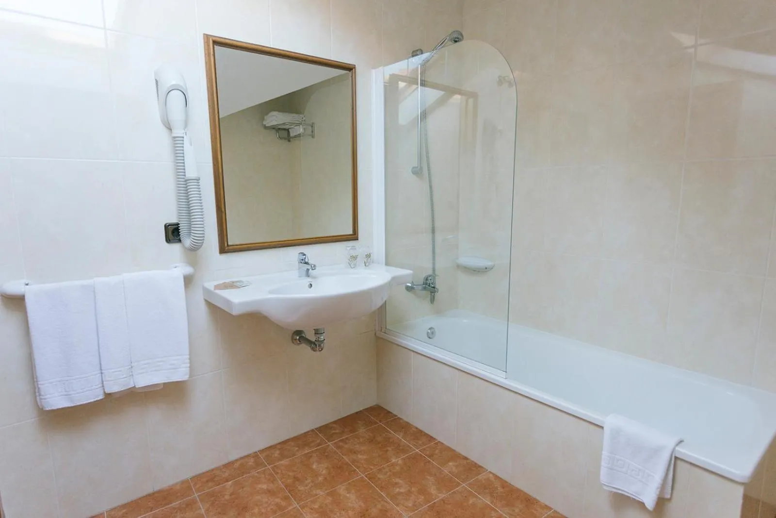 Bathroom in Hotel O Castro