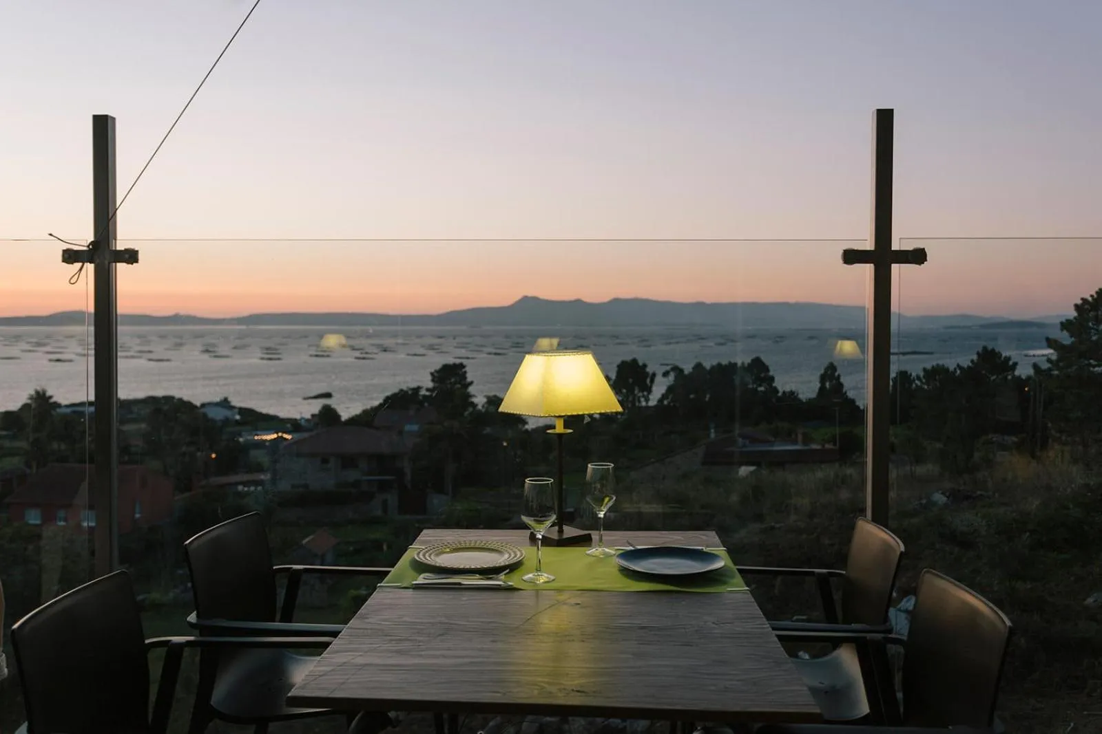 Restaurant/places to eat in Hotel O Castro