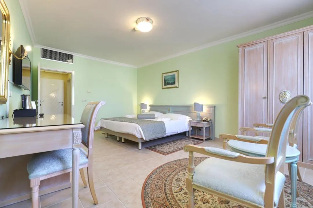 Marina Frapa Resort Rogoznica