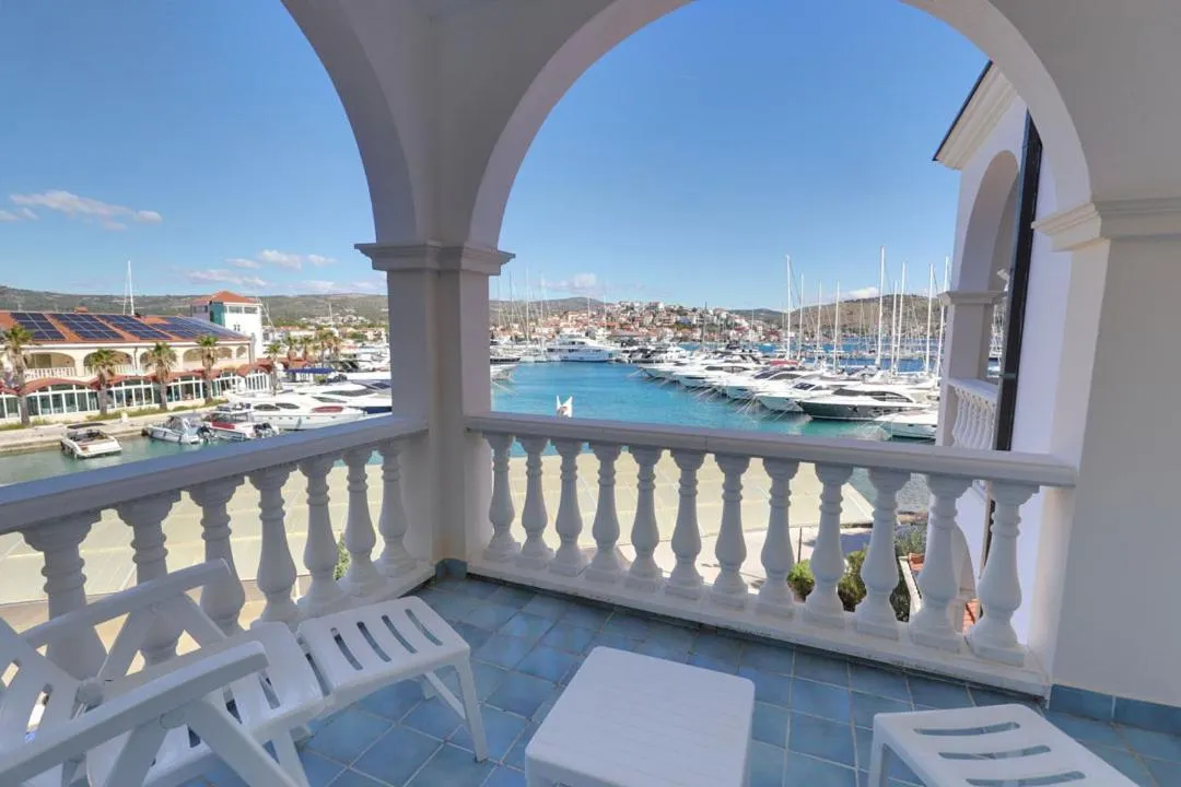 Marina Frapa Resort Rogoznica