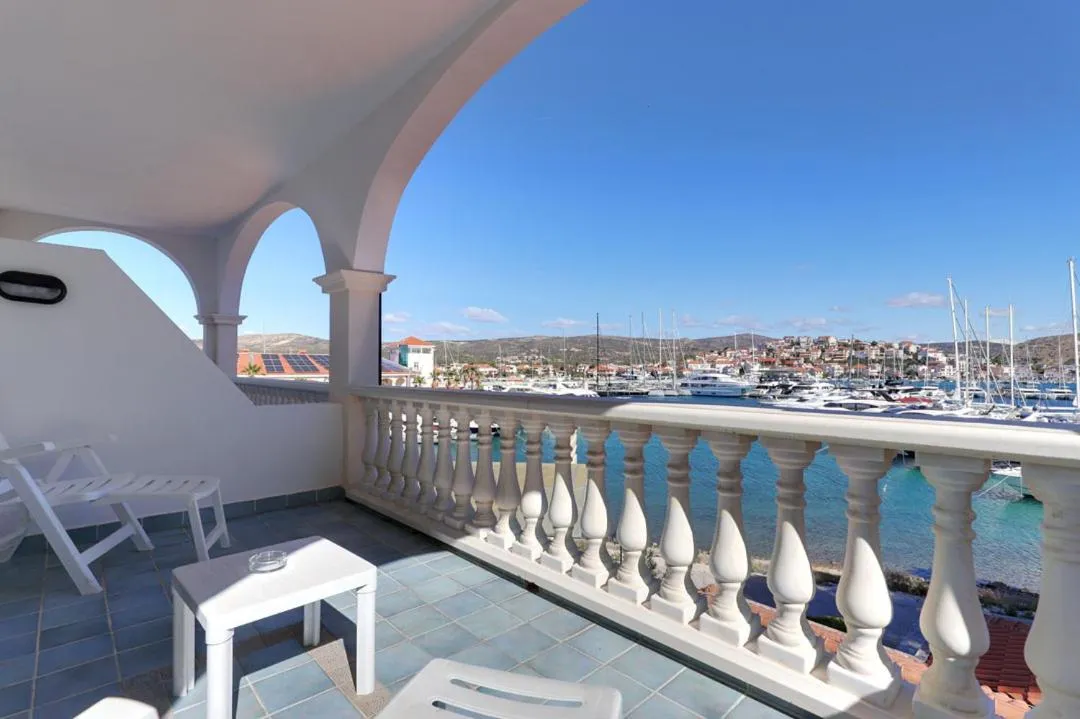 Marina Frapa Resort Rogoznica