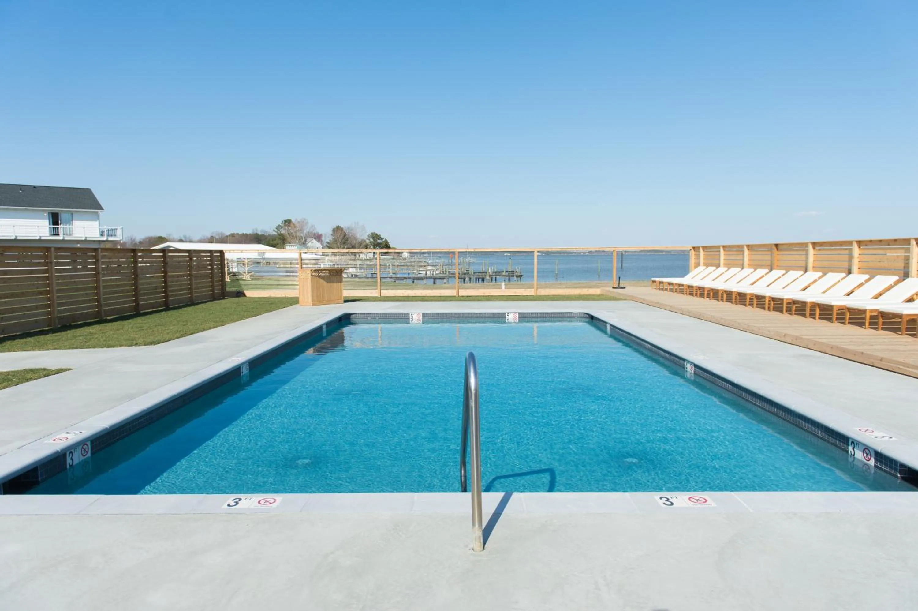 Swimming pool in Wylder Hotel - Tilghman Island