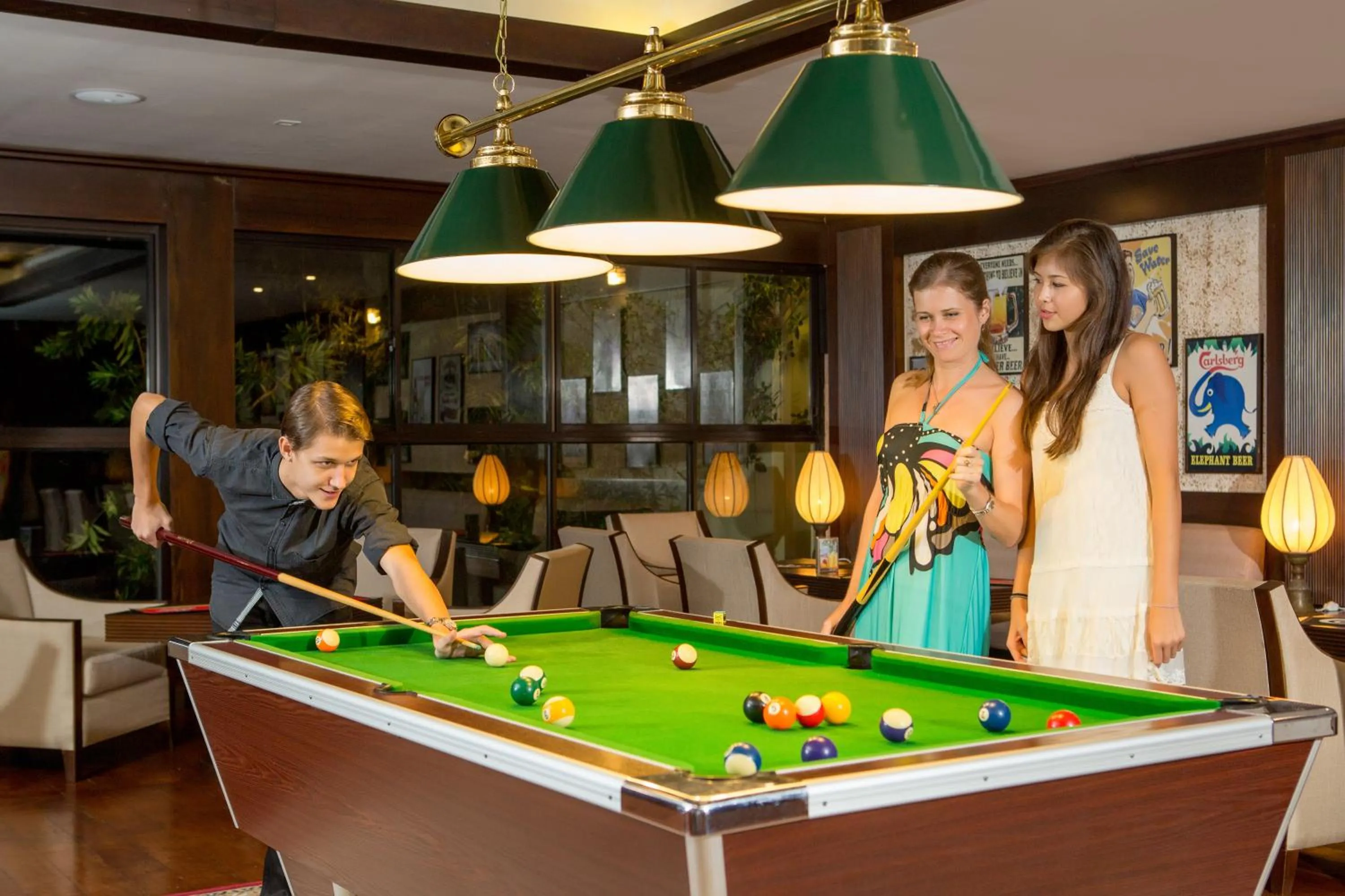 Billiard in Hunas Falls