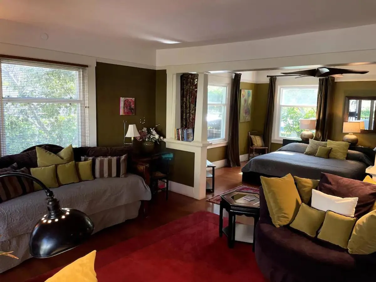 Living room, Bed in The 3 Dux