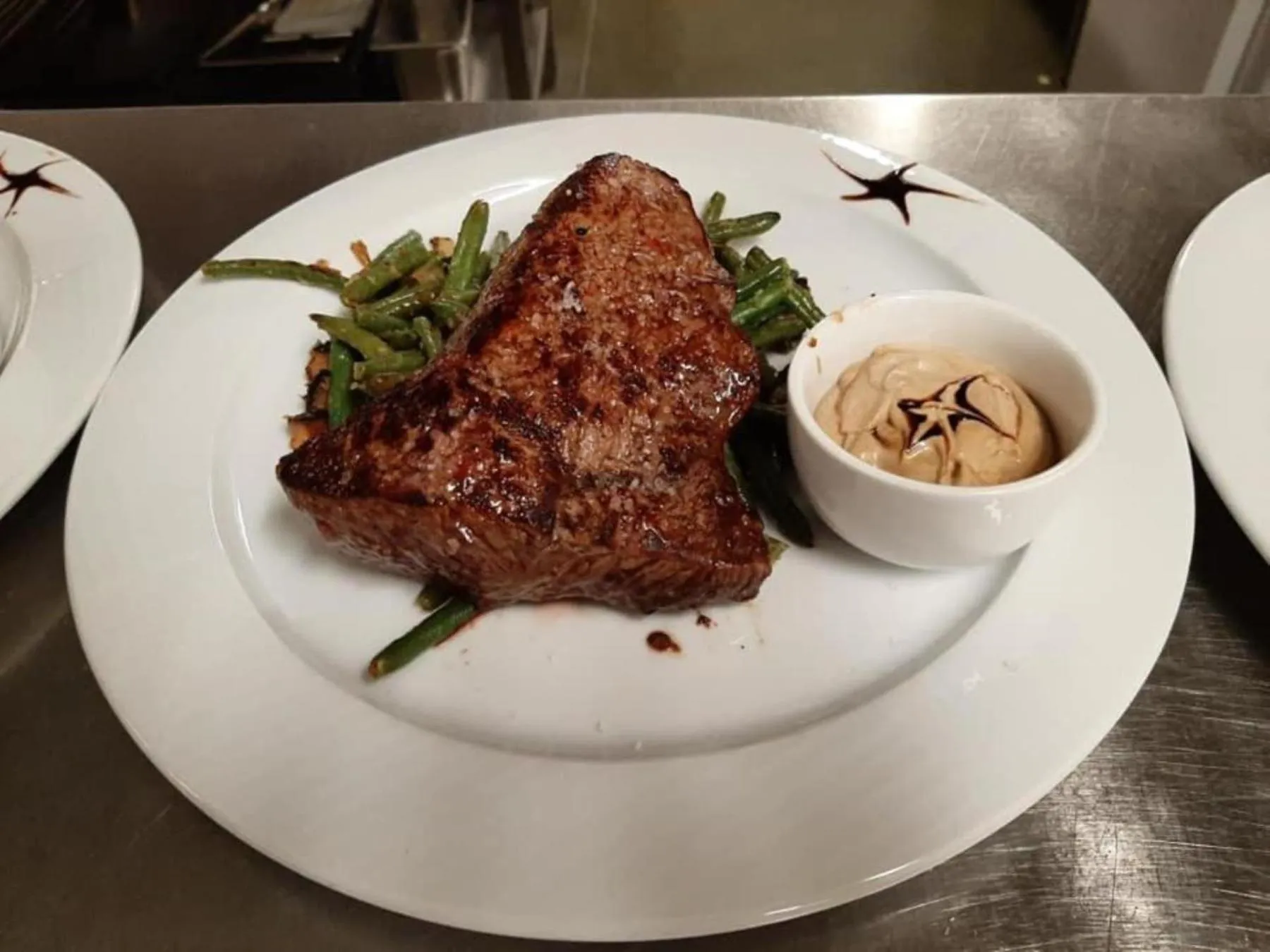 Restaurant/places to eat in Wellness & Sport Hotel TTC