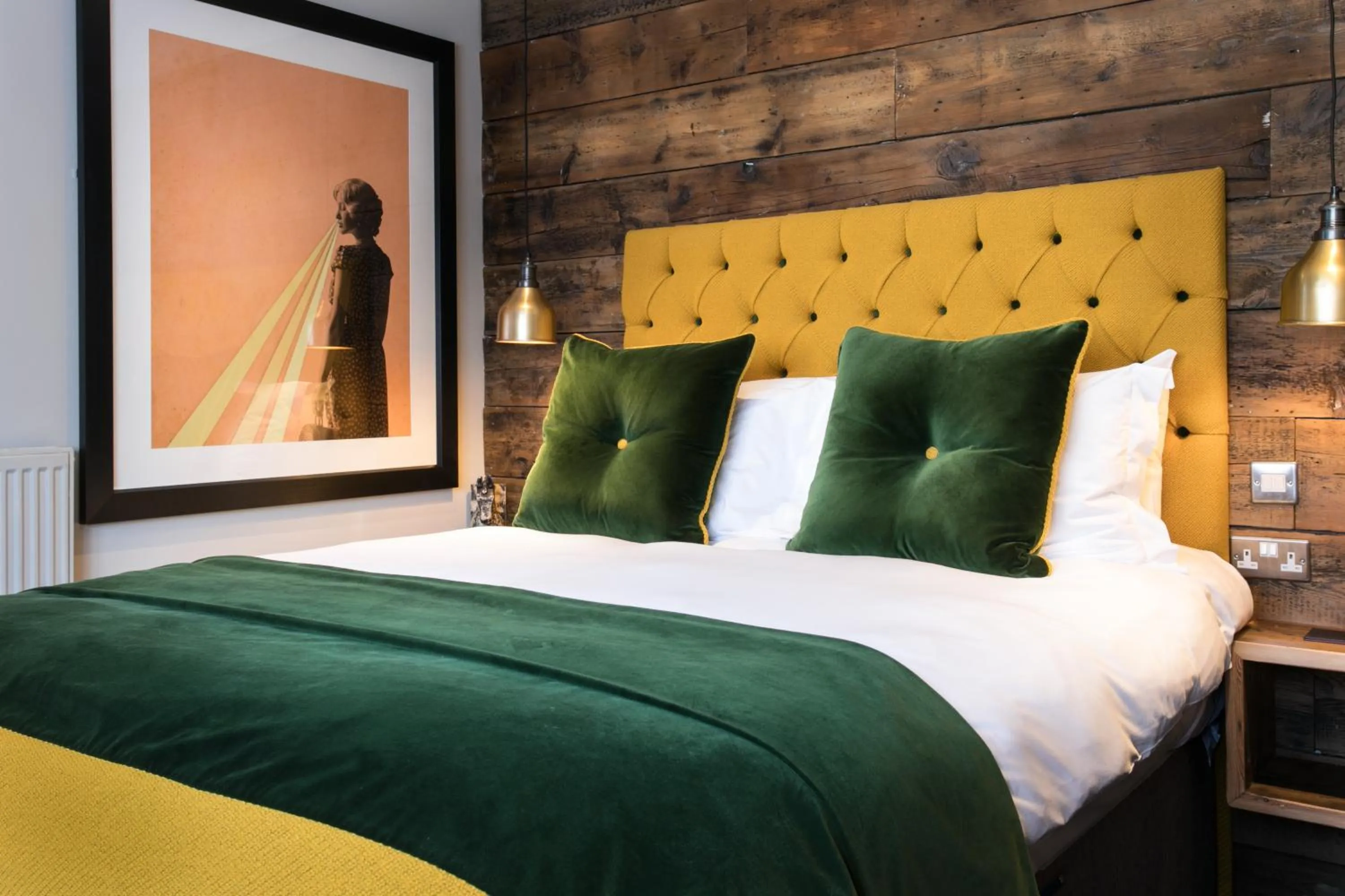 Bed in The Green Dragon Inn