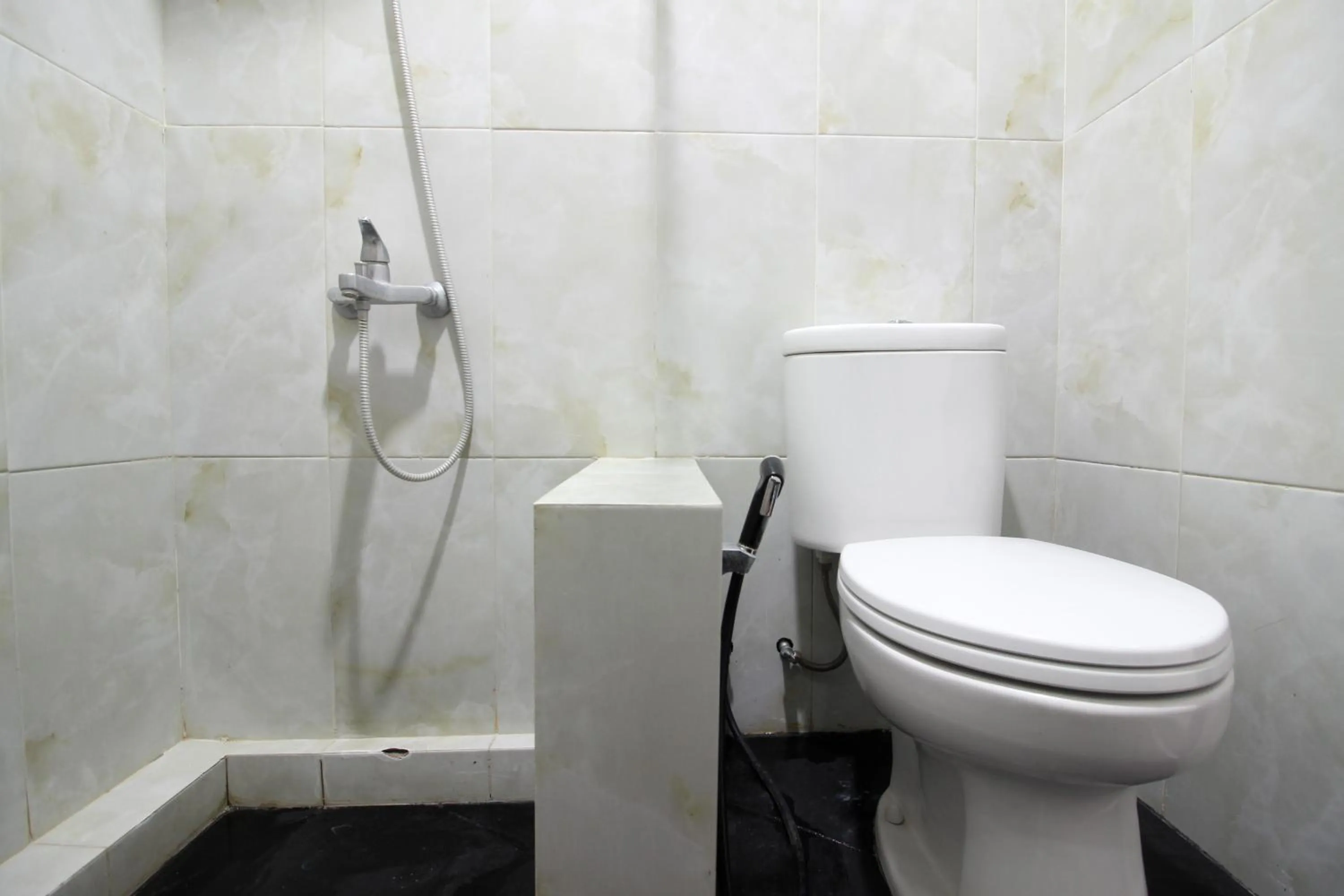 Bathroom in RedDoorz Plus @ Affandi Gejayan