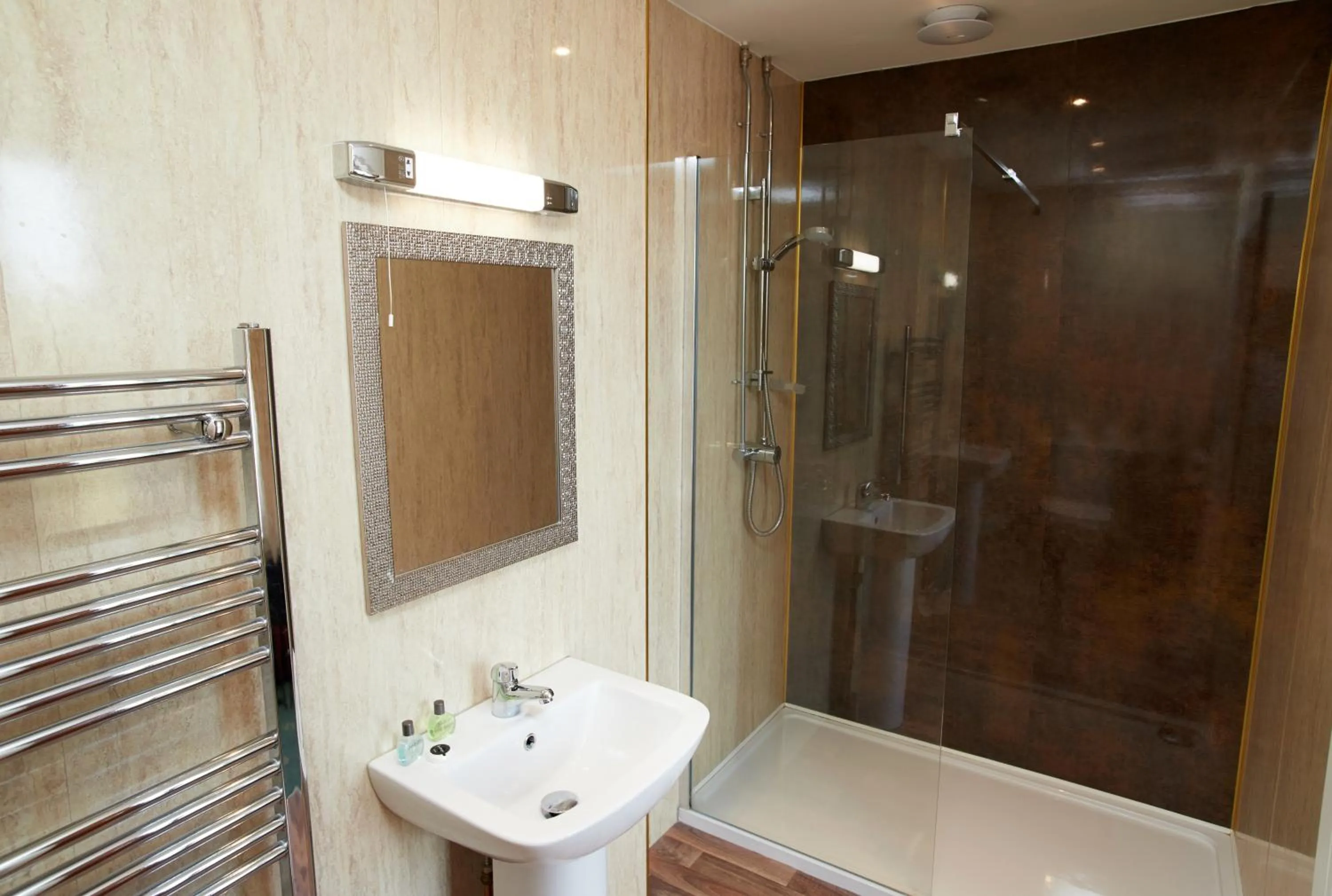 Shower in Palm Court Hotel