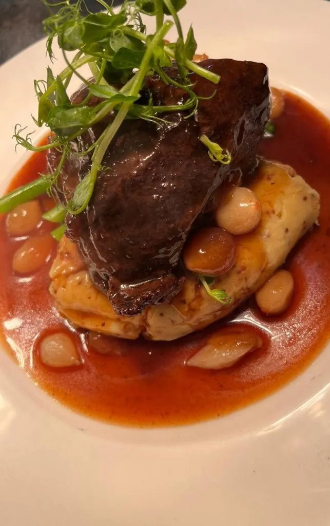 Restaurant/places to eat in Palm Court Hotel