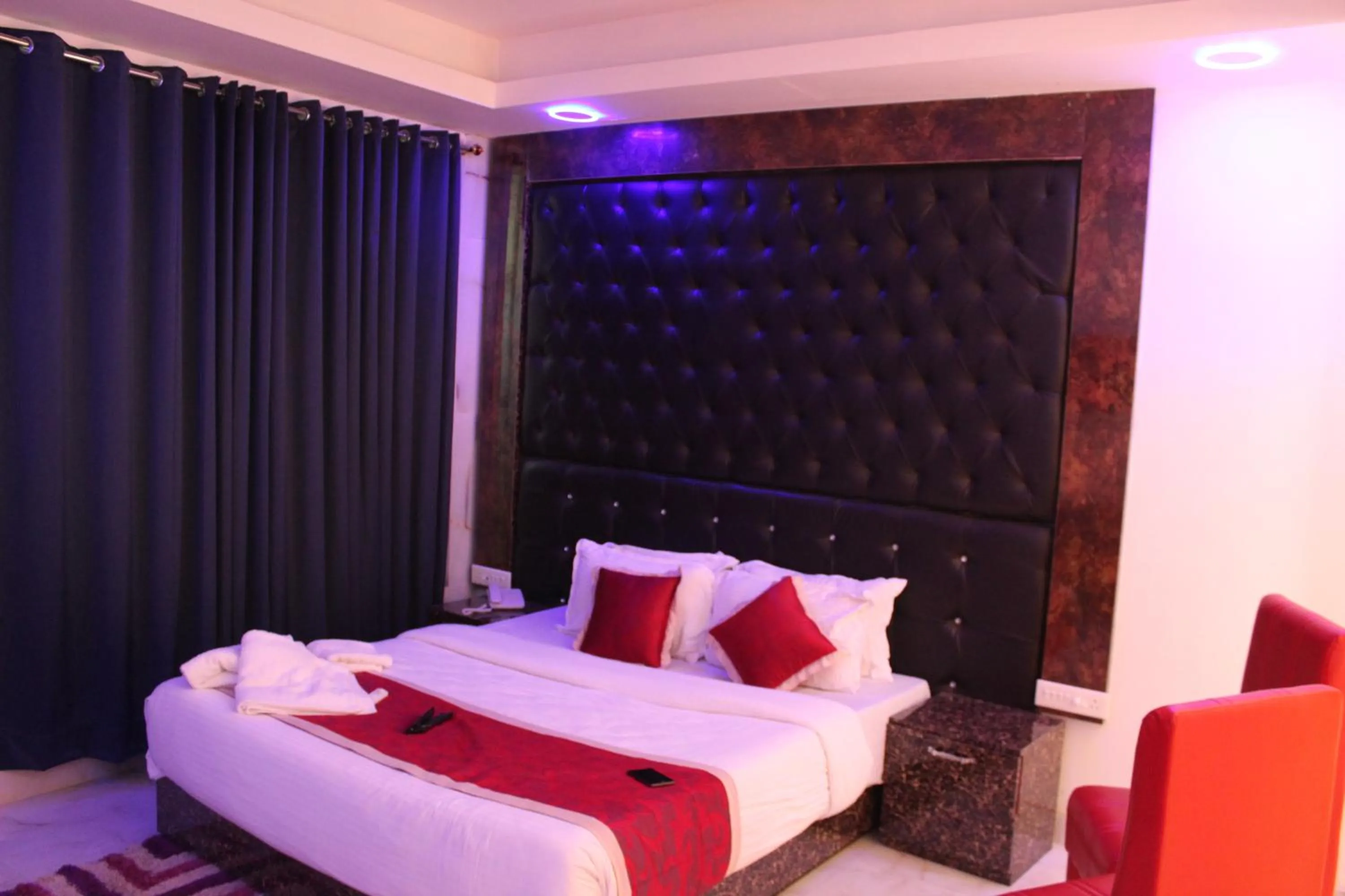 Bedroom, Bed in Joye Grand Hotel