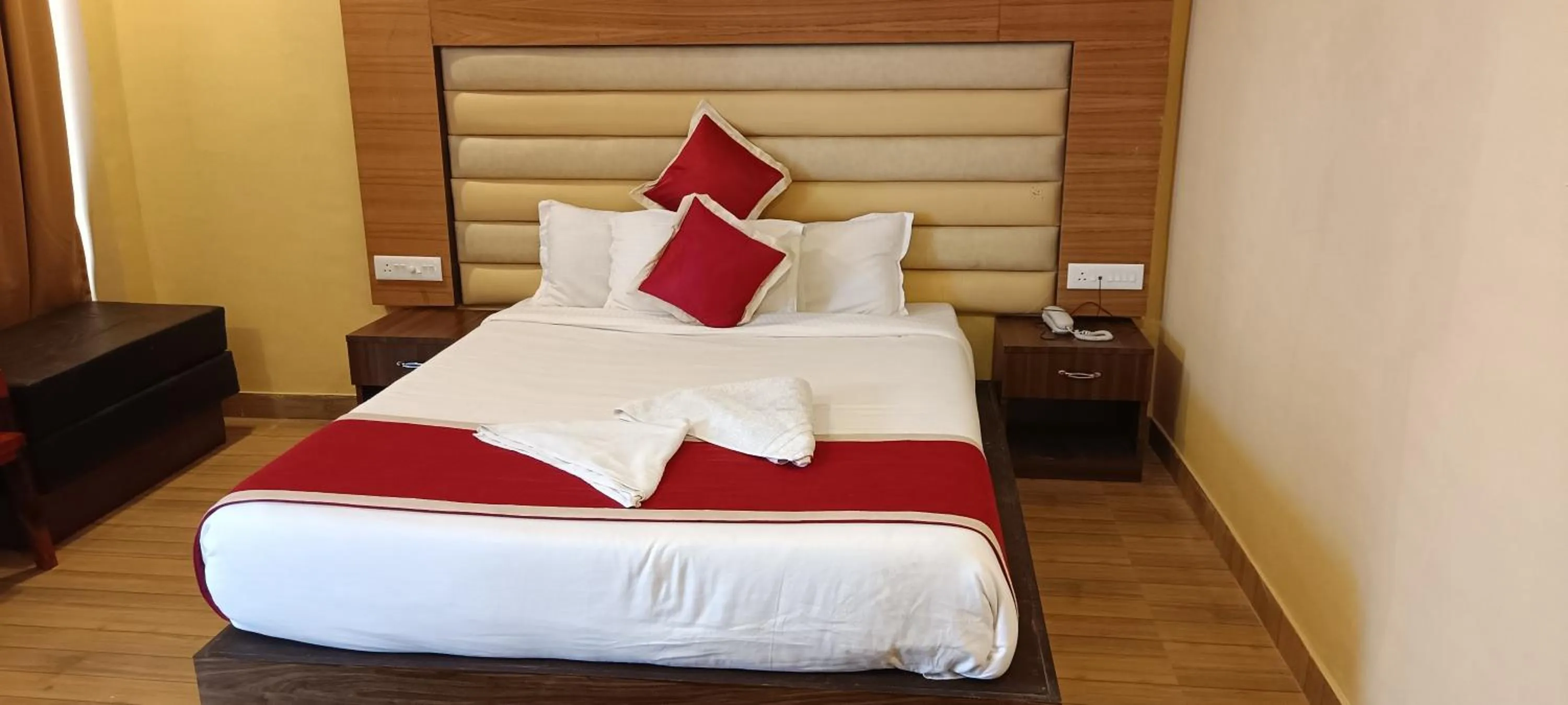 Bedroom, Bed in Joye Grand Hotel