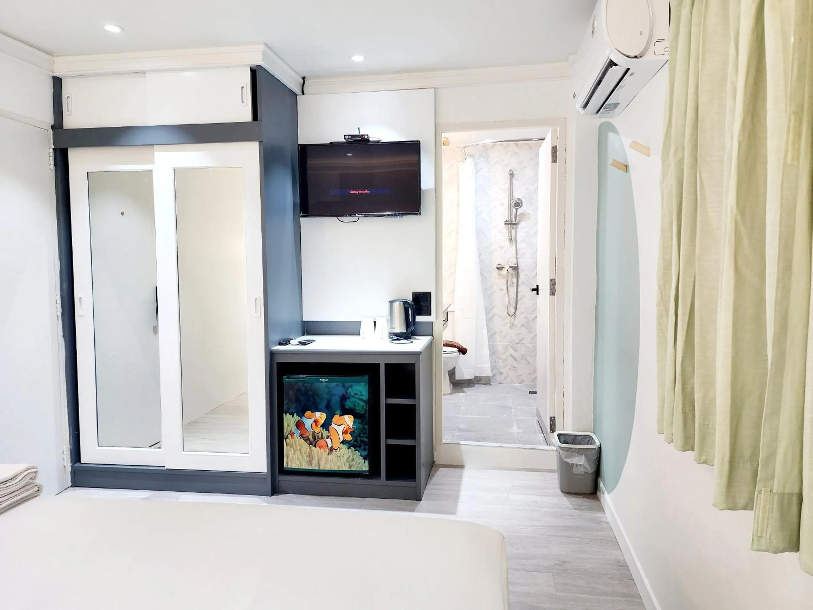 TV and multimedia, Bed in SEATEL Phuket, Patong Beach