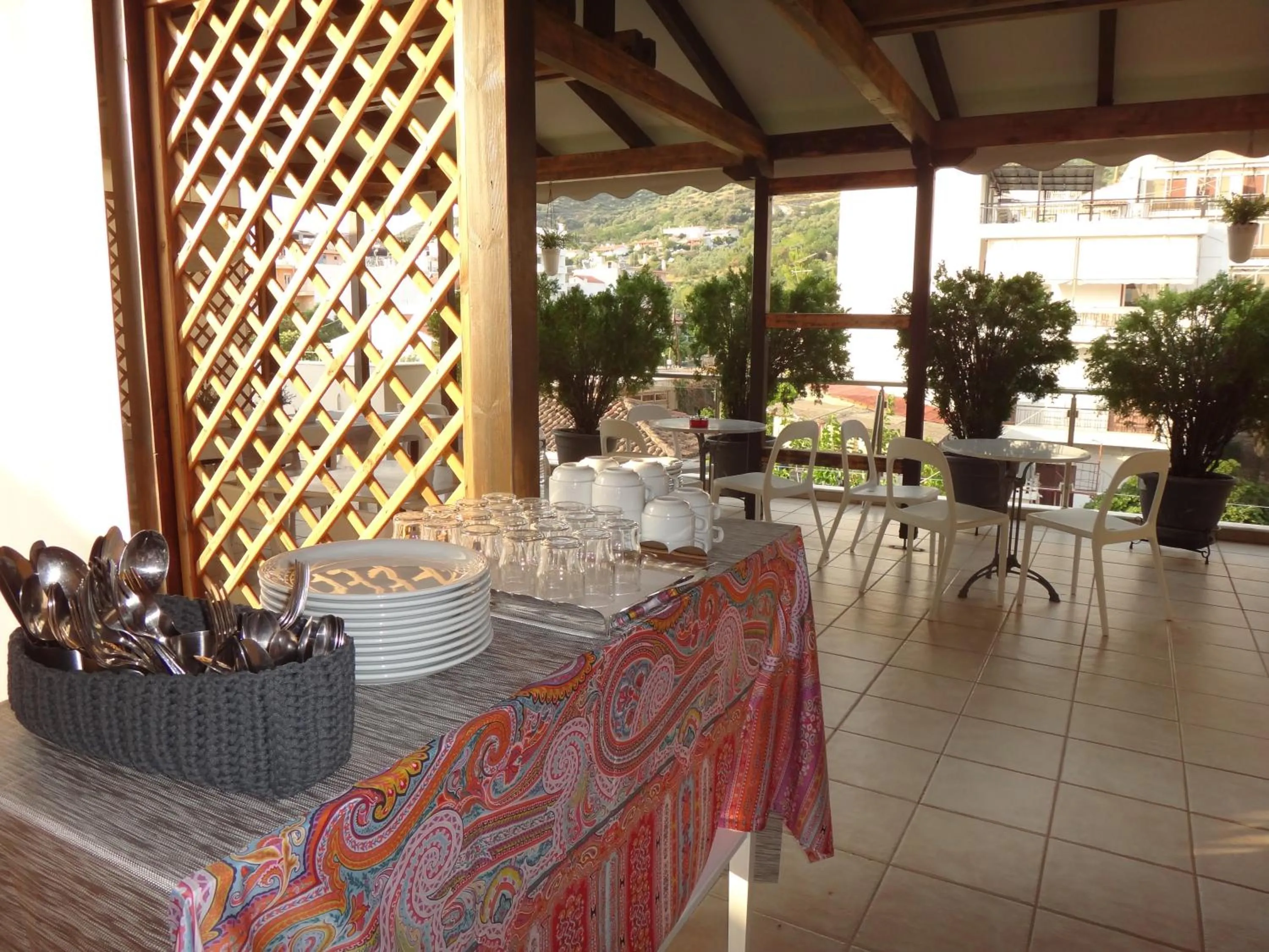 Restaurant/places to eat in Ilion Spa Hotel