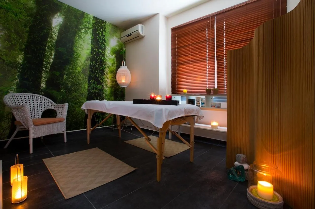 Massage in Ilion Spa Hotel