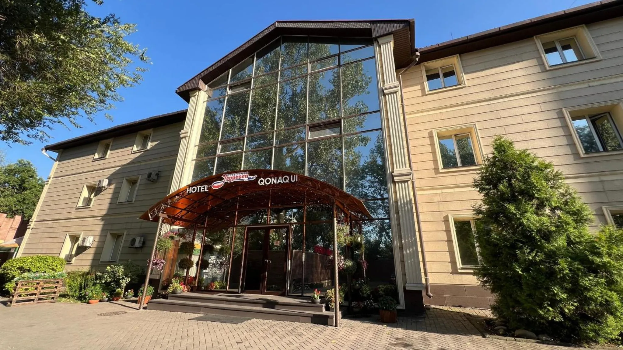 Property building in JEPPESEN RESIDENCE