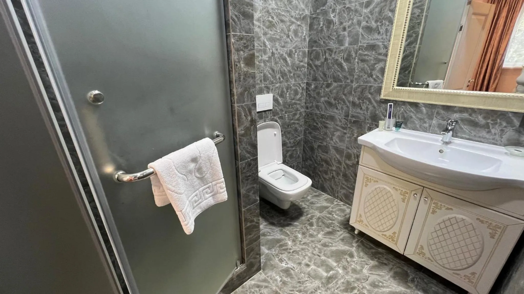 Shower in JEPPESEN RESIDENCE