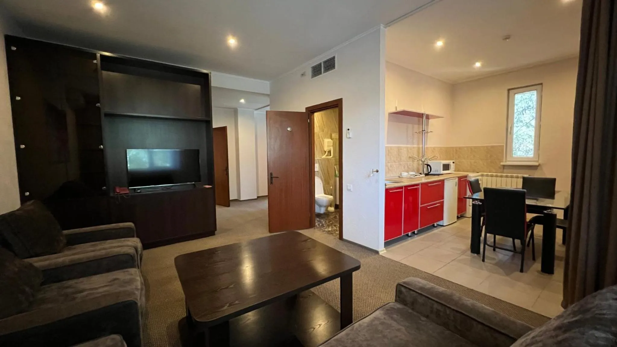 Photo of the whole room in JEPPESEN RESIDENCE