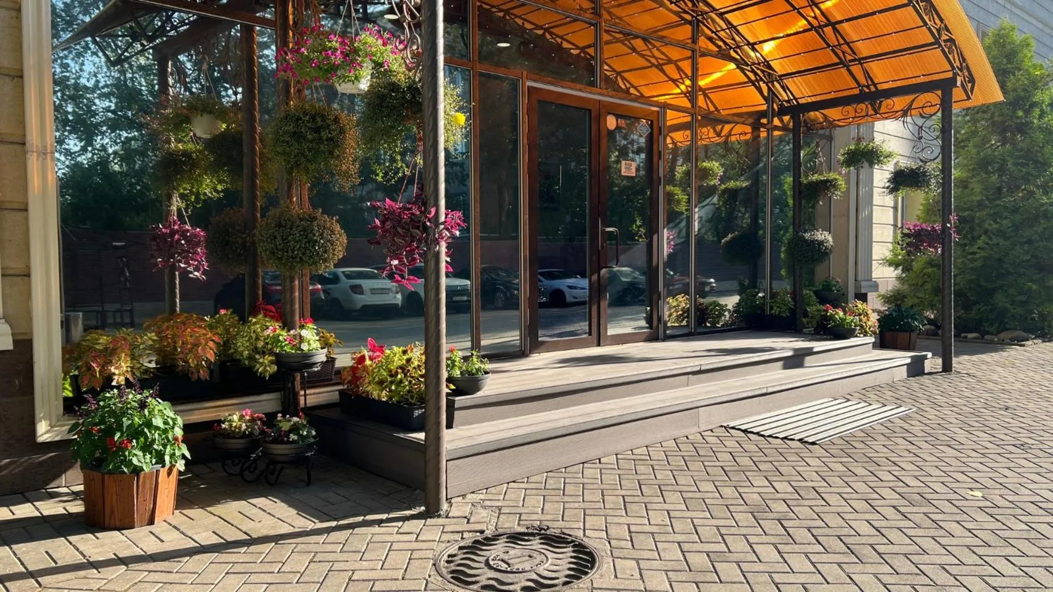 Property building in JEPPESEN RESIDENCE