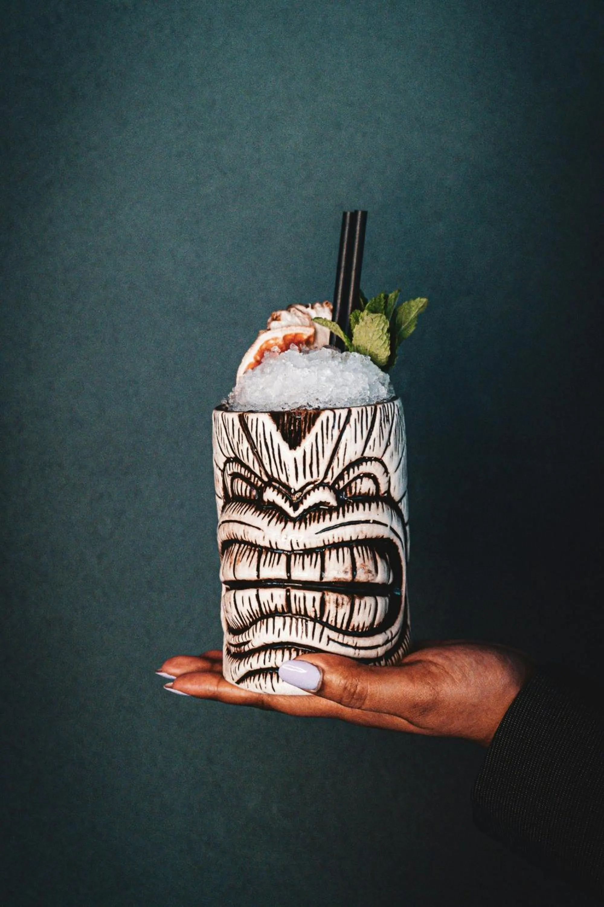 Lounge or bar in Aloft London Excel