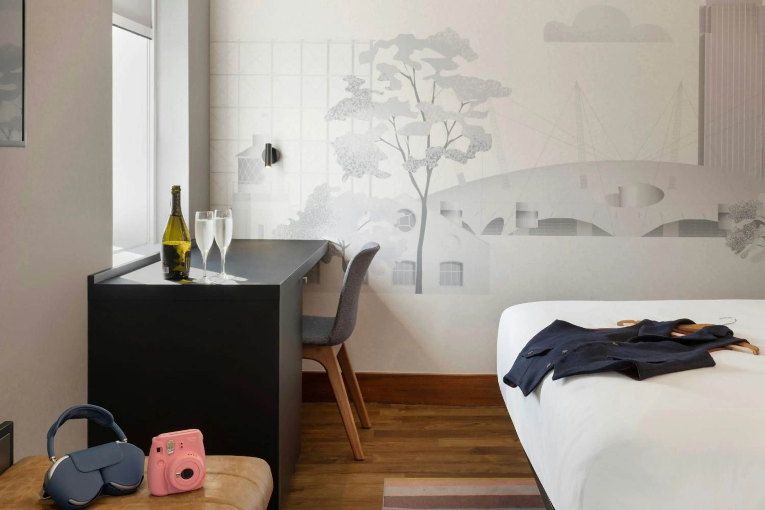 Other, Bed in Aloft London Excel