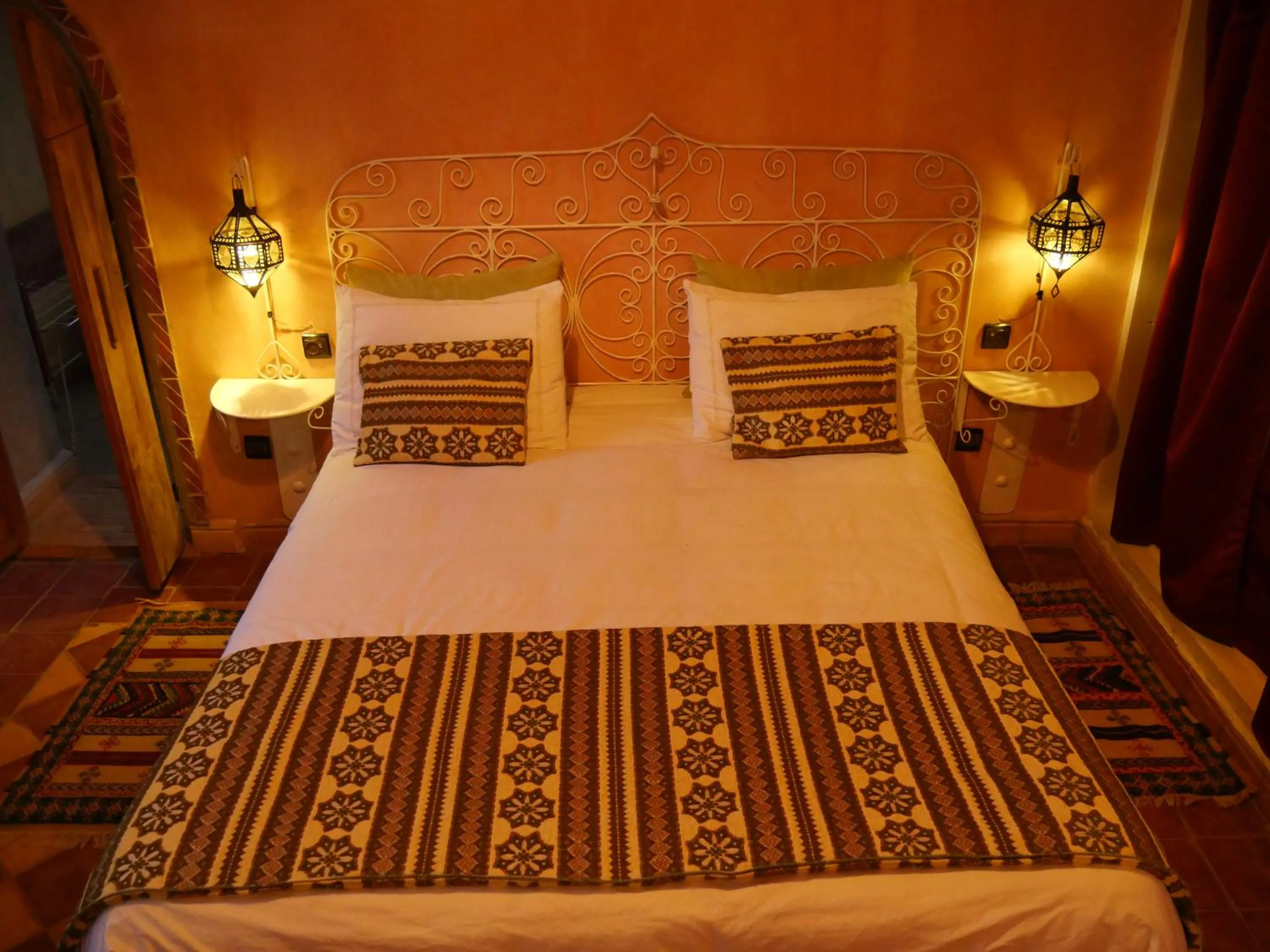 Bed in Sawadi Ecolodge