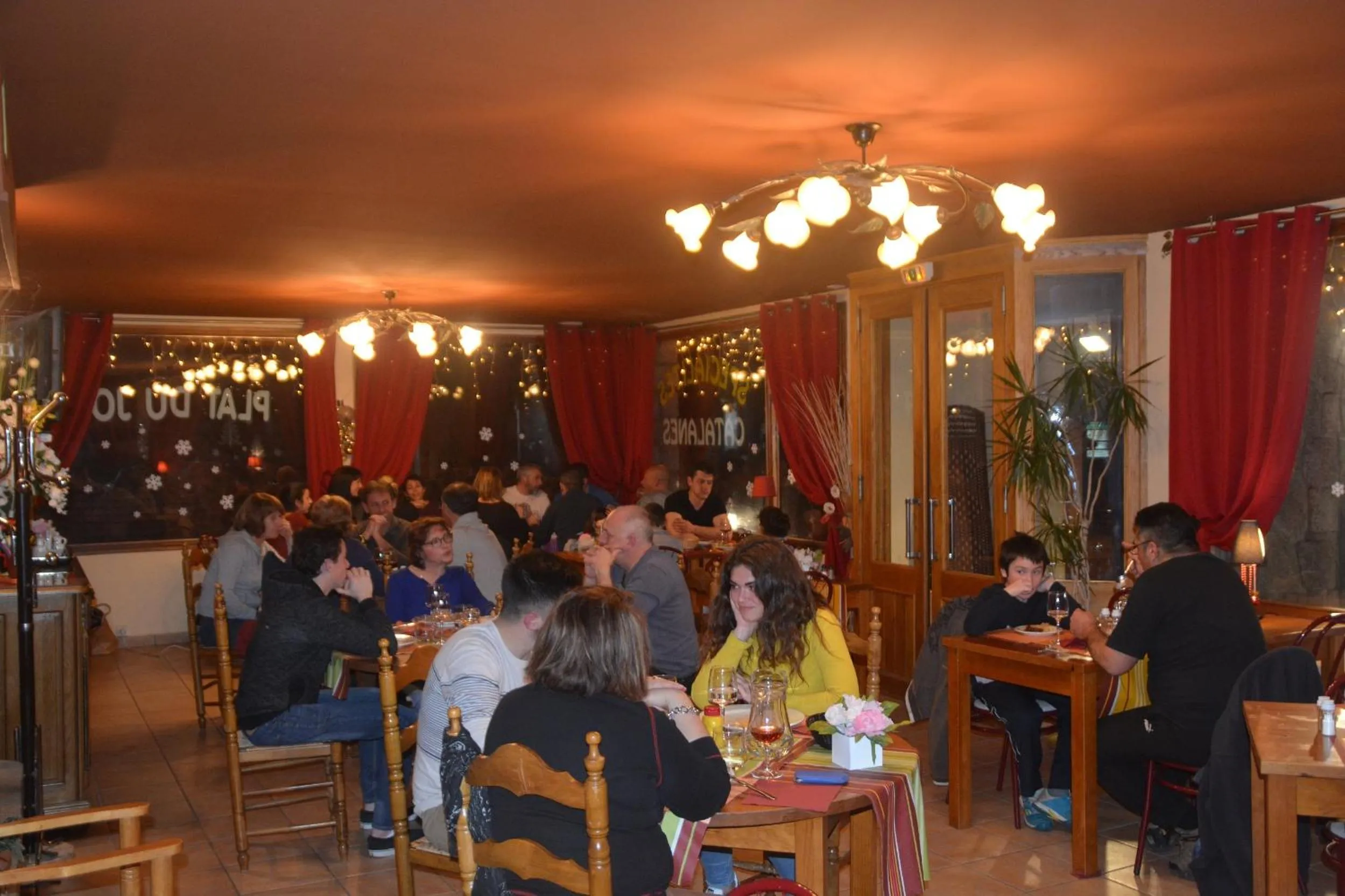 Restaurant/places to eat in Le Catalan - Hôtel et appartements