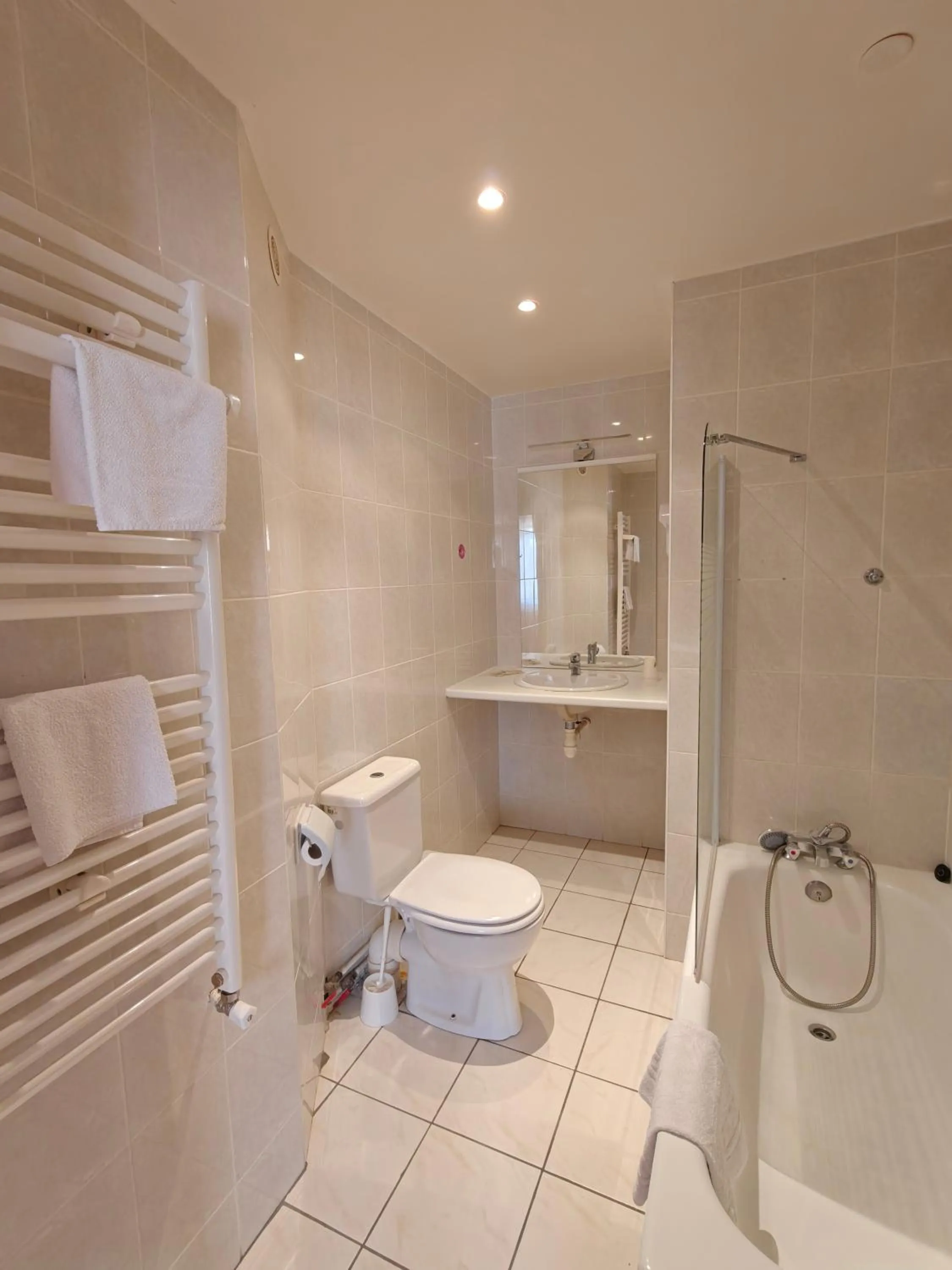 Le Catalan - Hôtel et appartements