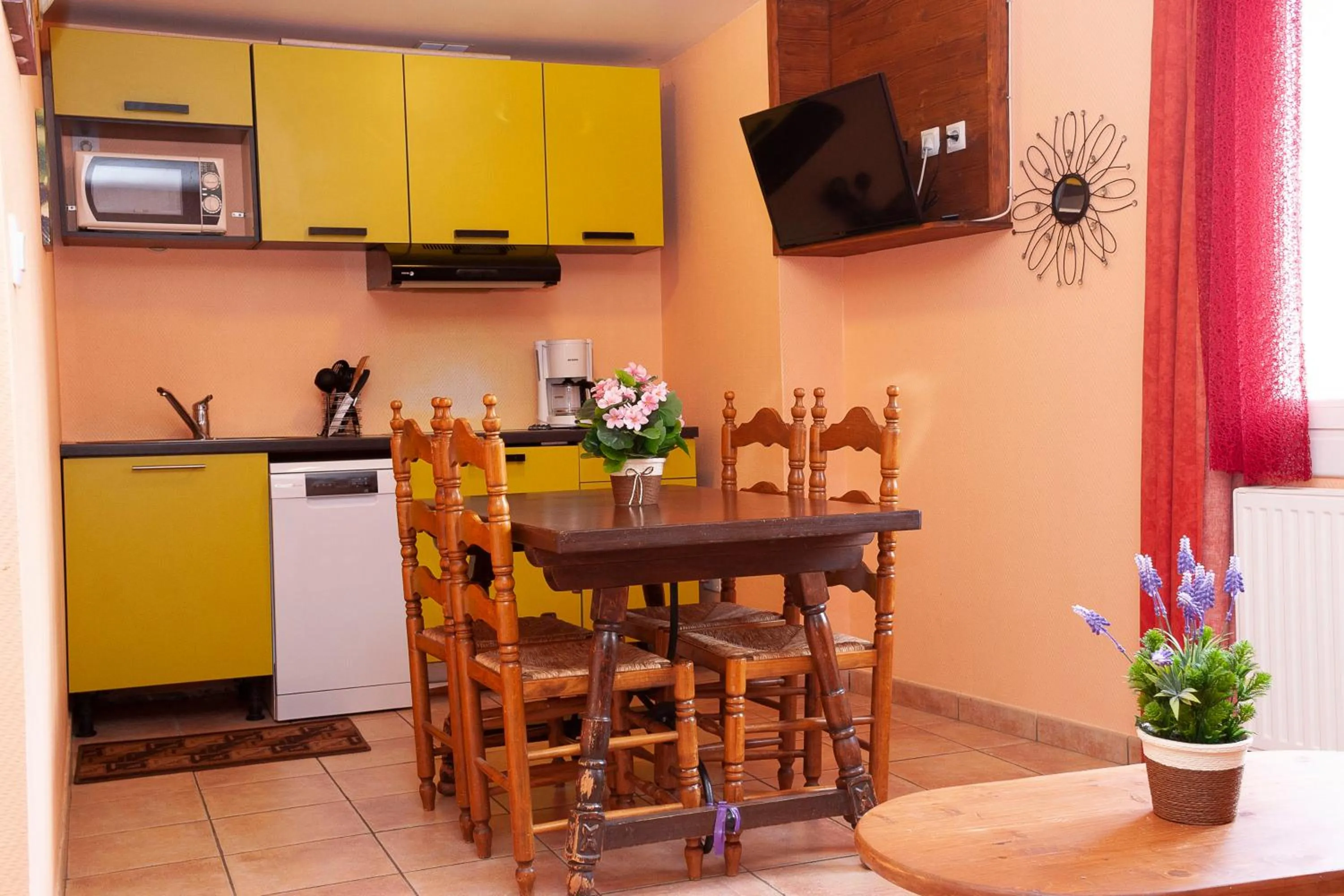 TV and multimedia in Le Catalan - Hôtel et appartements