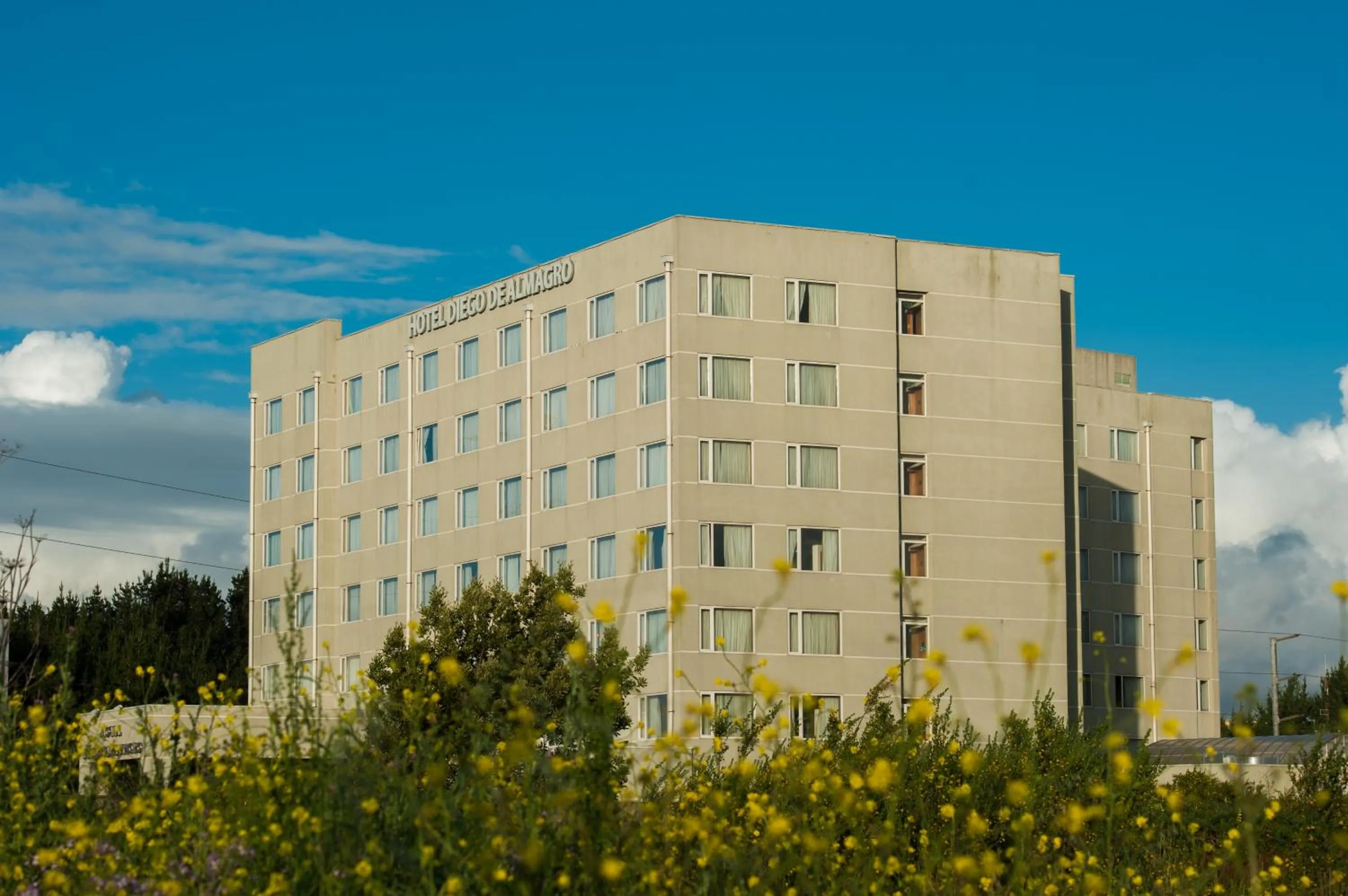 Facade/entrance in Hotel Diego de Almagro Lomas Verdes