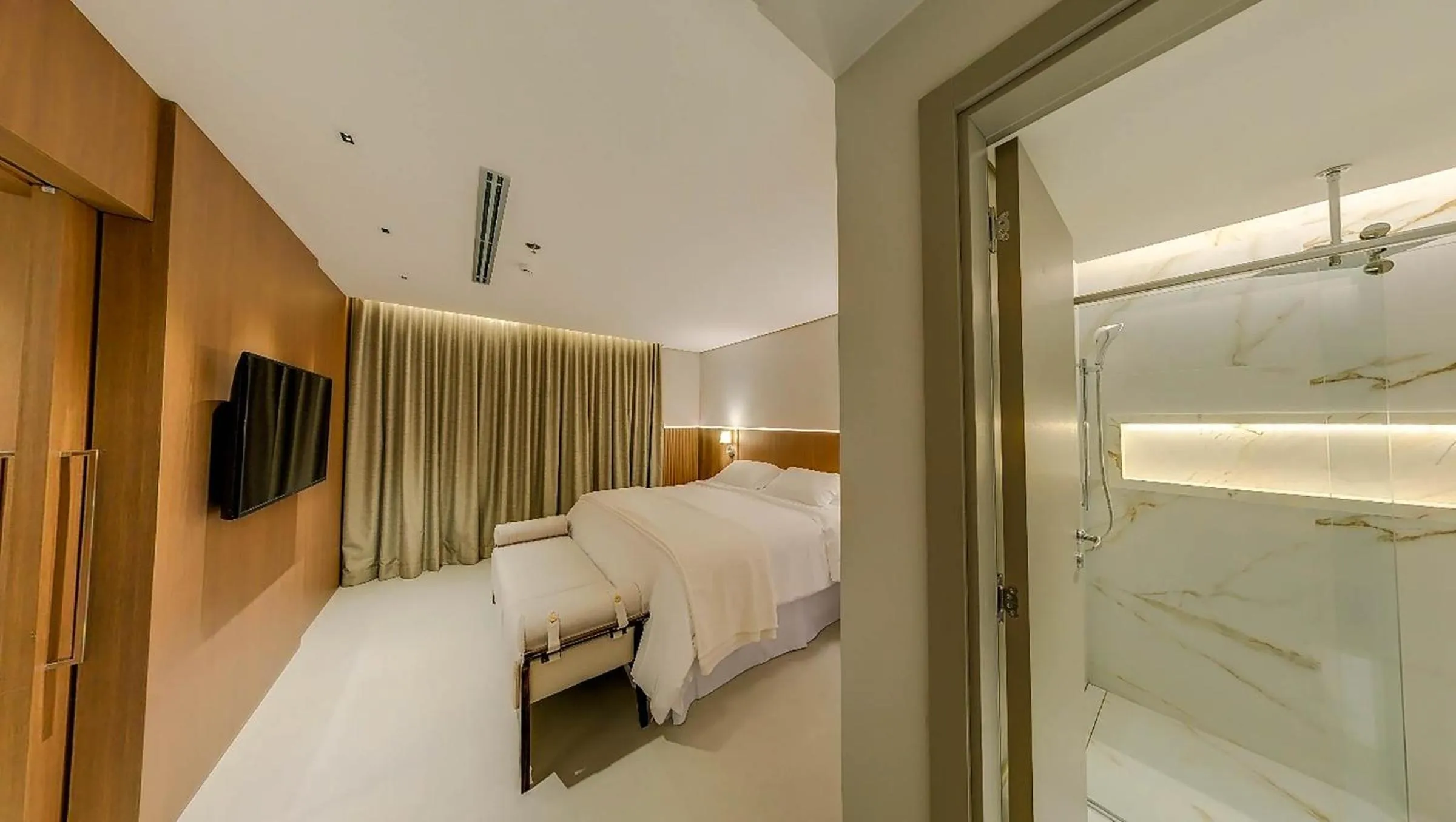 Bed in Amazon Taiamã Hotel