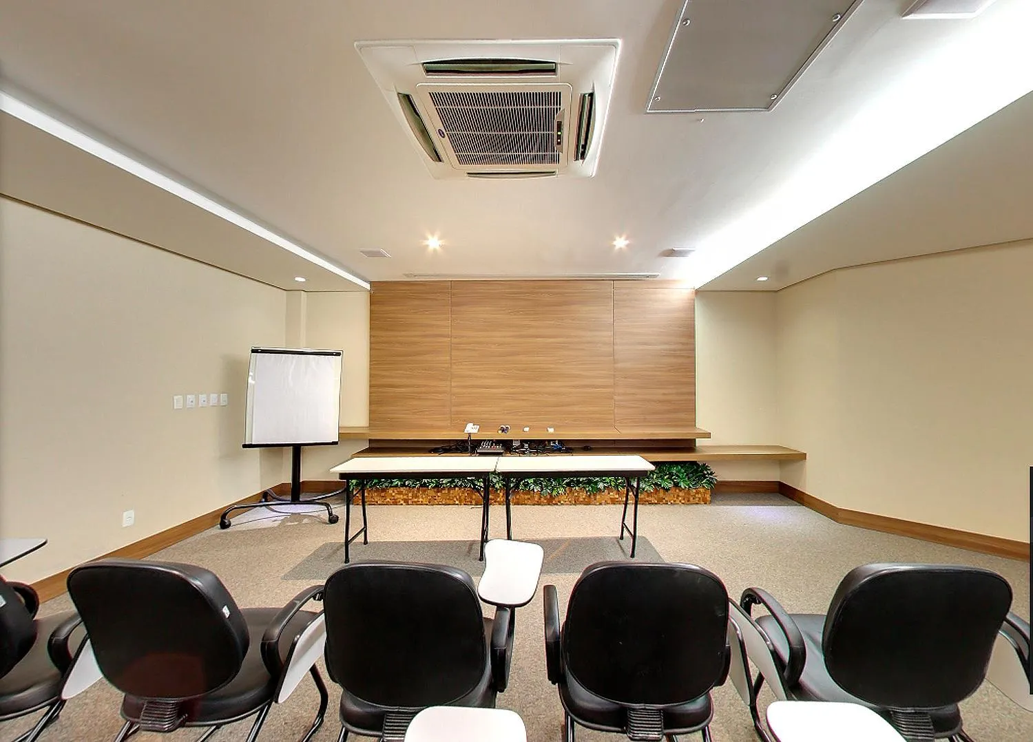 Business facilities in Amazon Taiamã Hotel