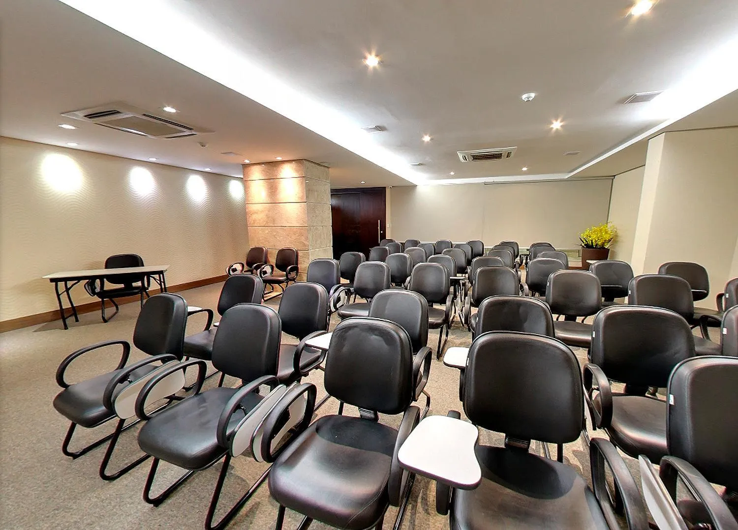 Business facilities in Amazon Taiamã Hotel