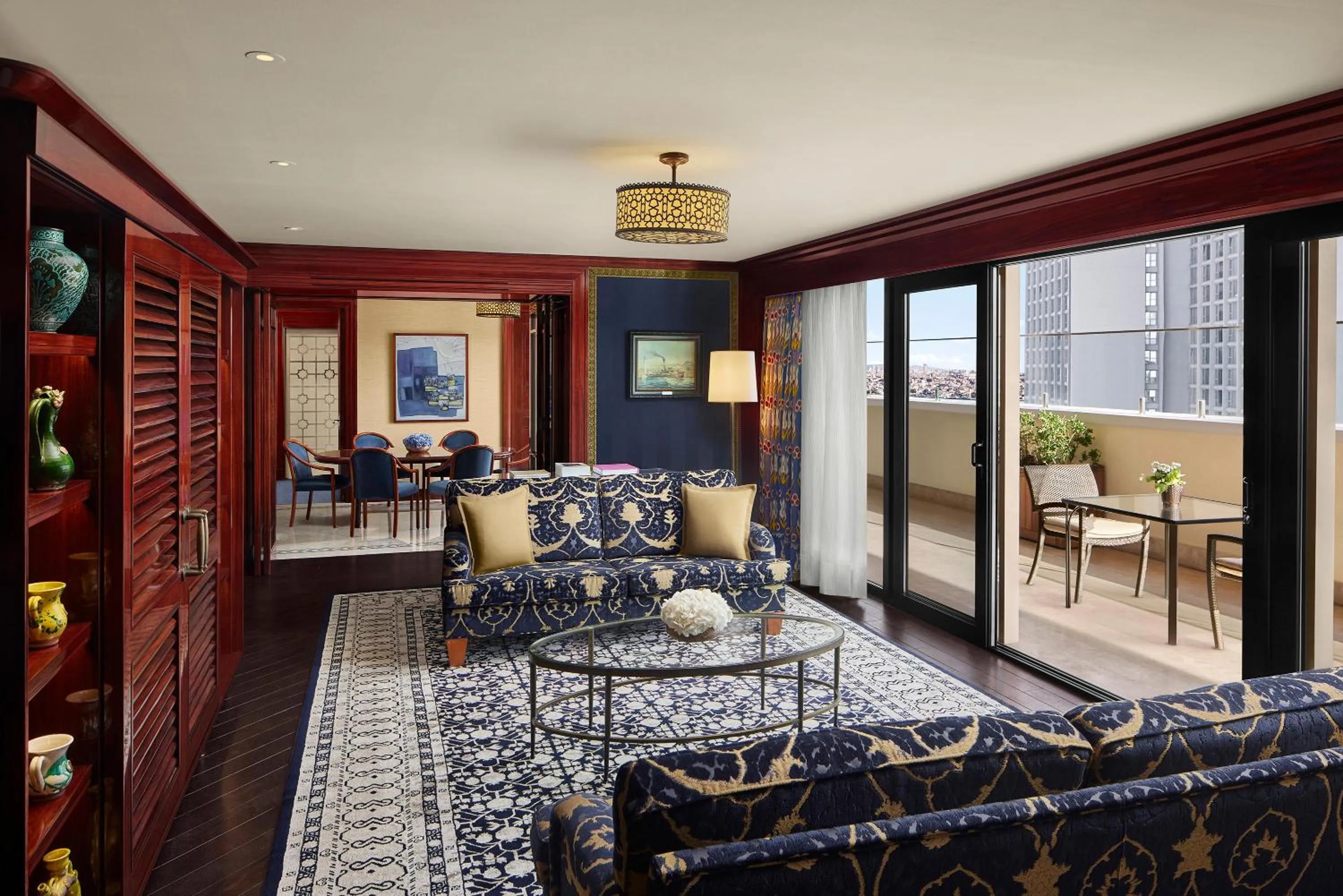 Photo of the whole room in Divan Istanbul