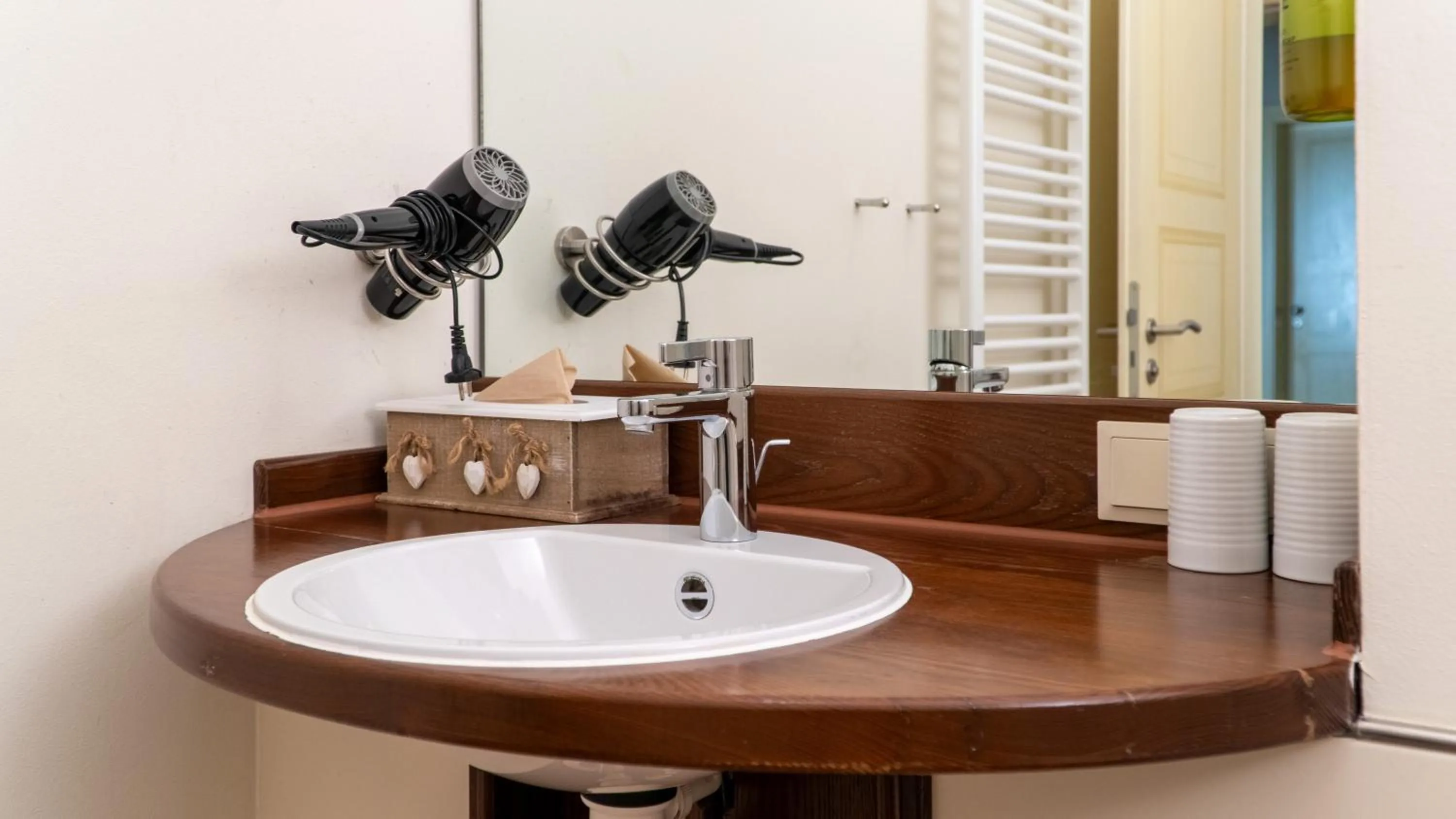 Bathroom in Albergo-Toscana