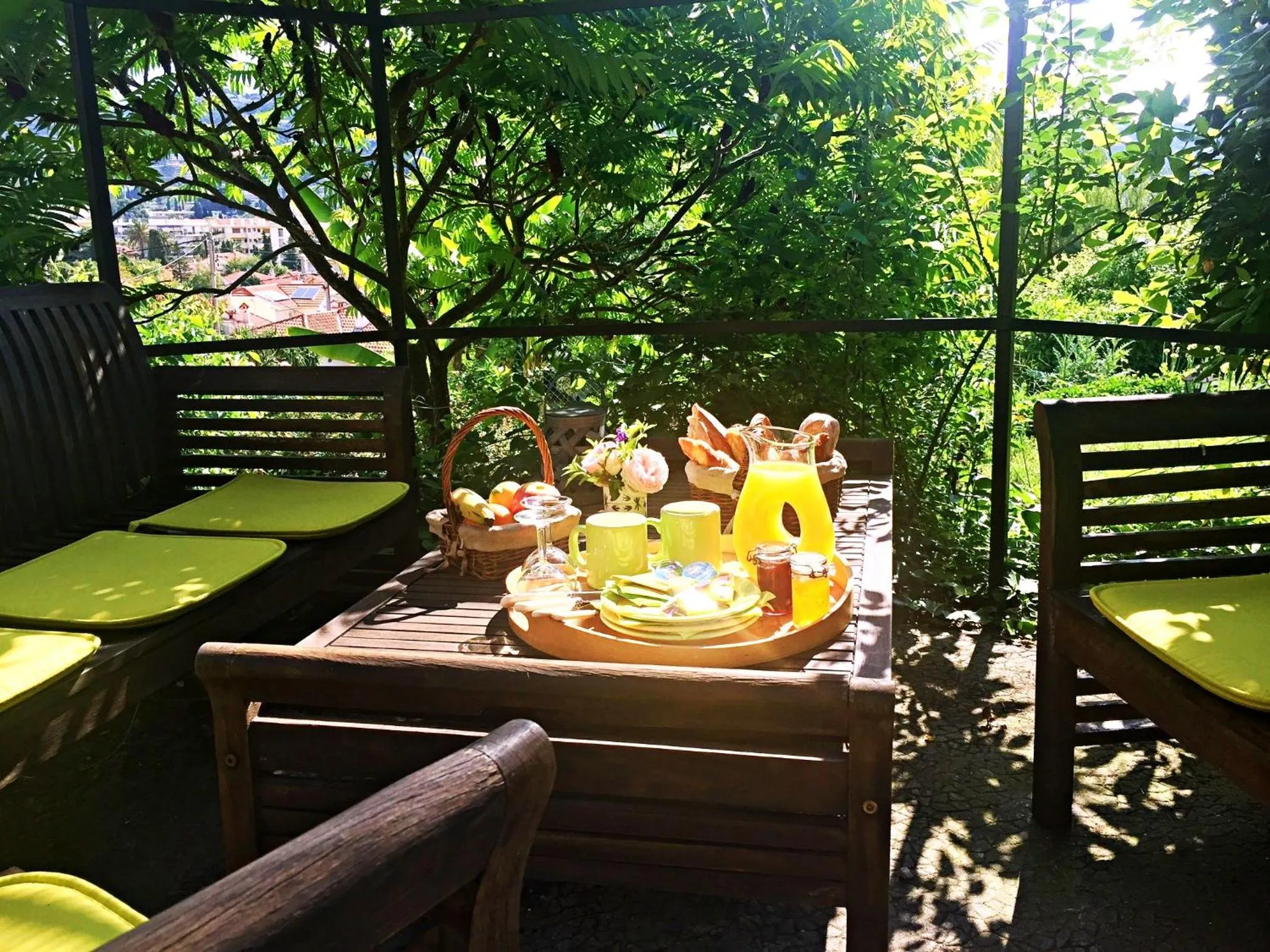 Balcony/Terrace in Bed & Breakfast Chambres d'hôtes COTTAGE BELLEVUE