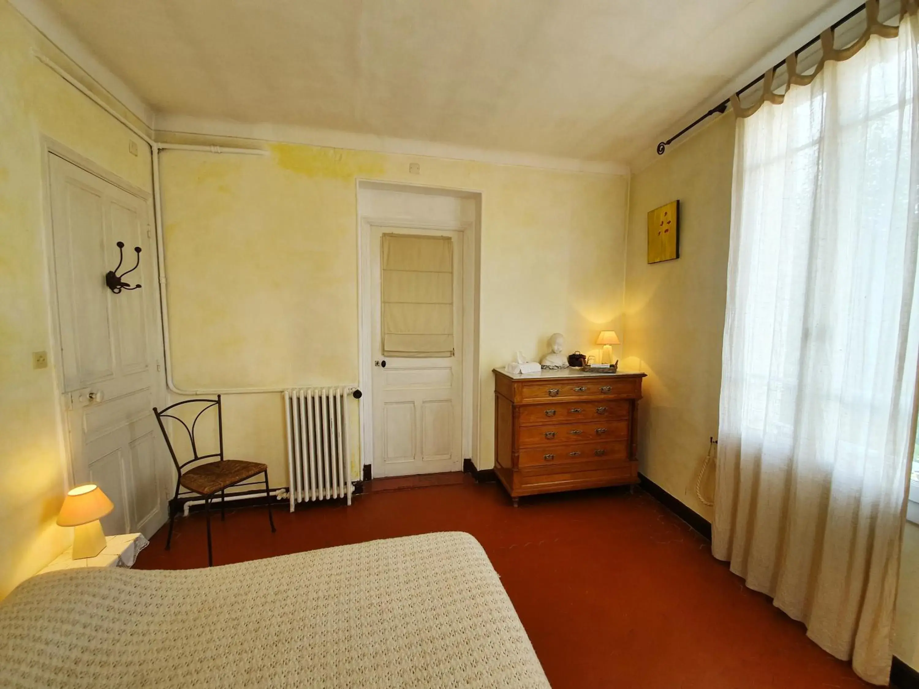 Double Room with Shared Bathroom in Bed & Breakfast Chambres d'hôtes COTTAGE BELLEVUE Double Room with Shared Bathroom in Bed & Breakfast Chambres d'hôtes COTTAGE BELLEVUE