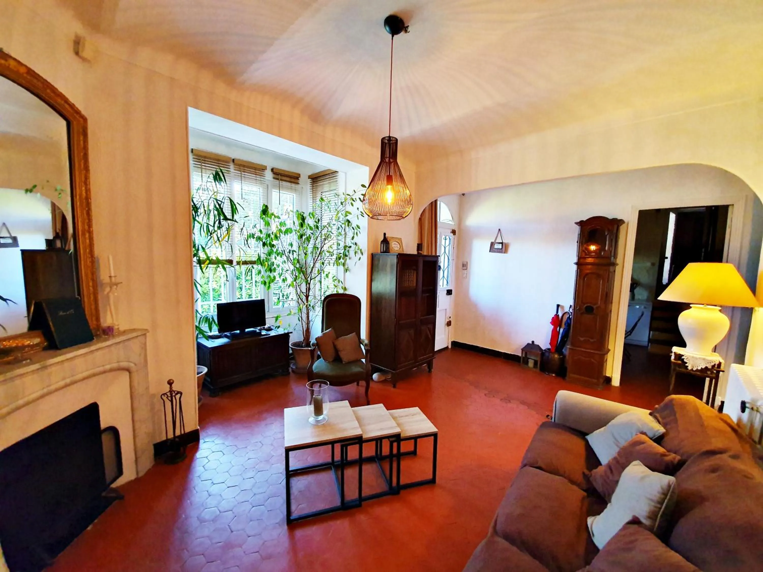 Communal lounge/ TV room in Bed & Breakfast Chambres d'hôtes COTTAGE BELLEVUE