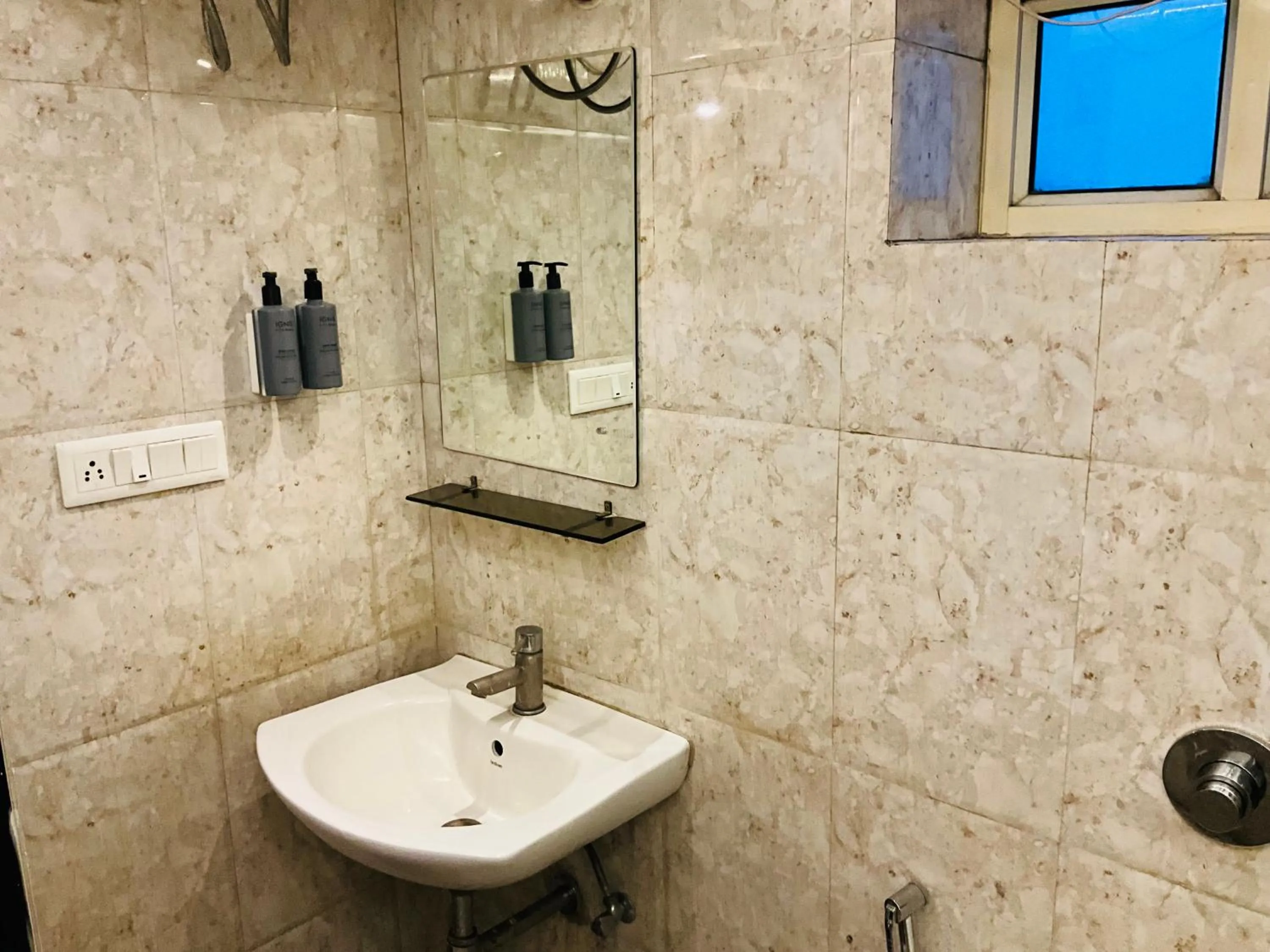 Bathroom in Hotel Galaxy