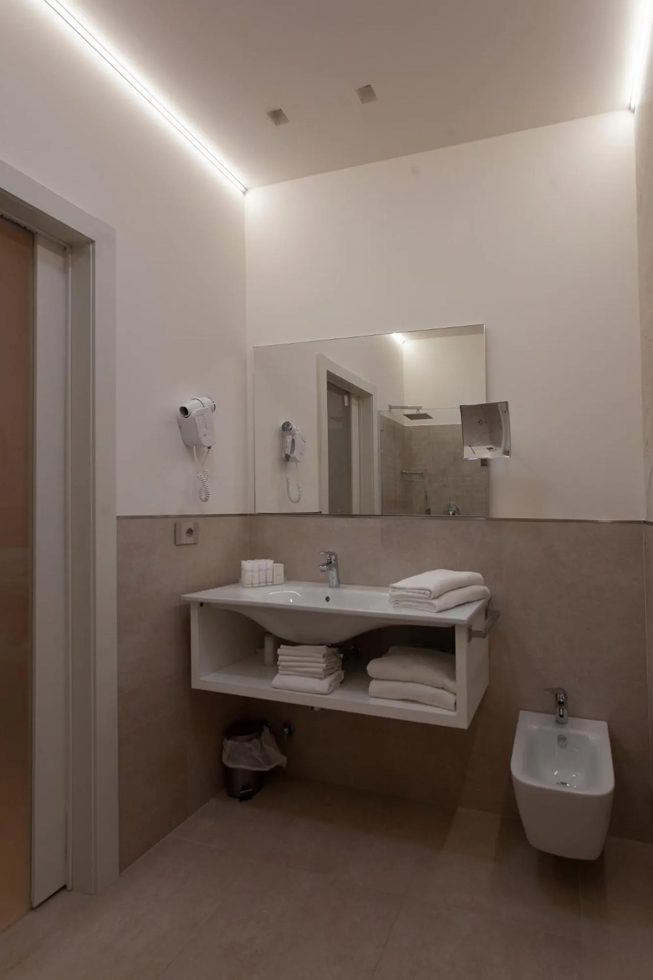 Bathroom in Hotel La Perla Del Golfo