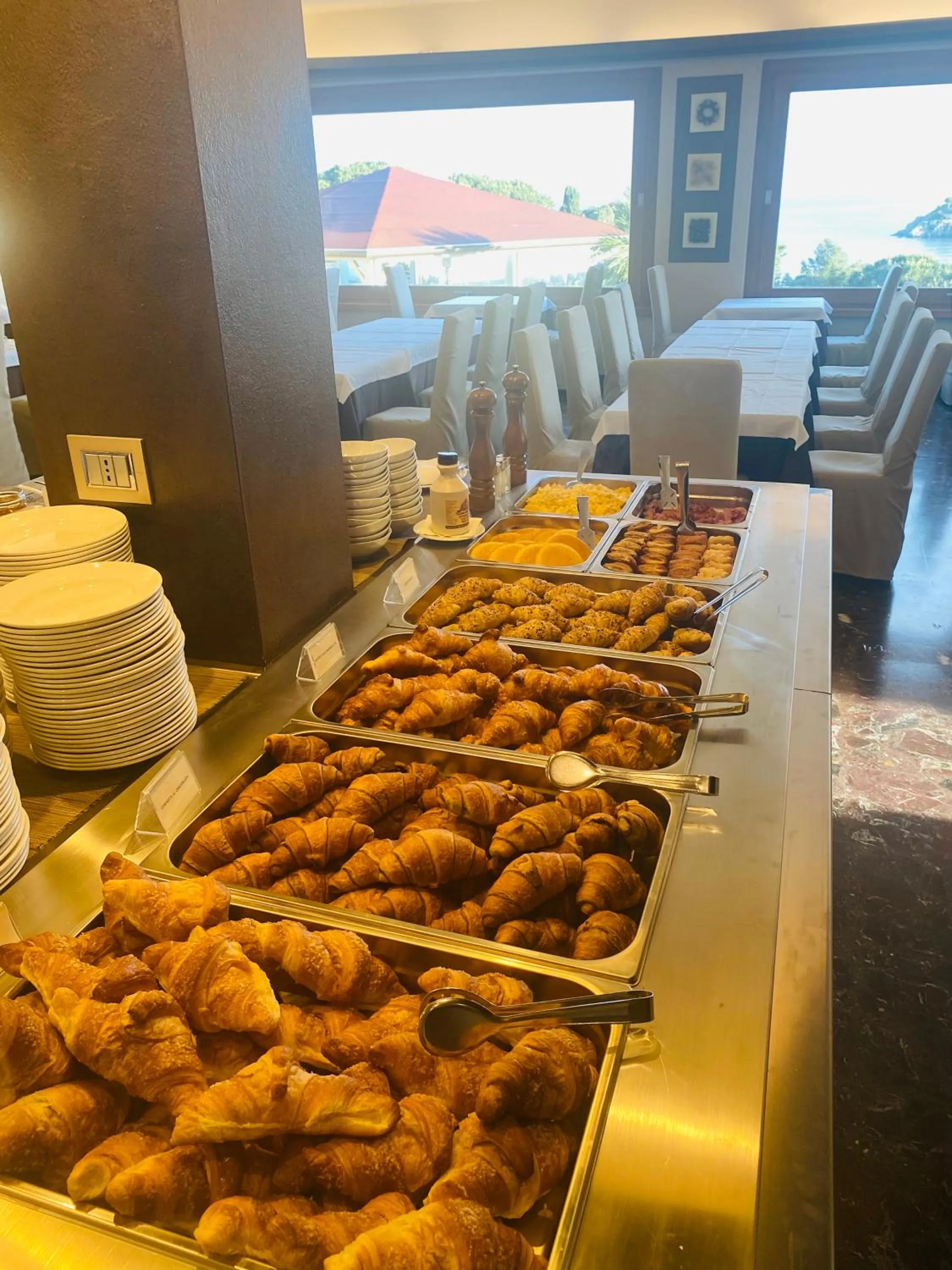 Breakfast in Hotel La Perla Del Golfo