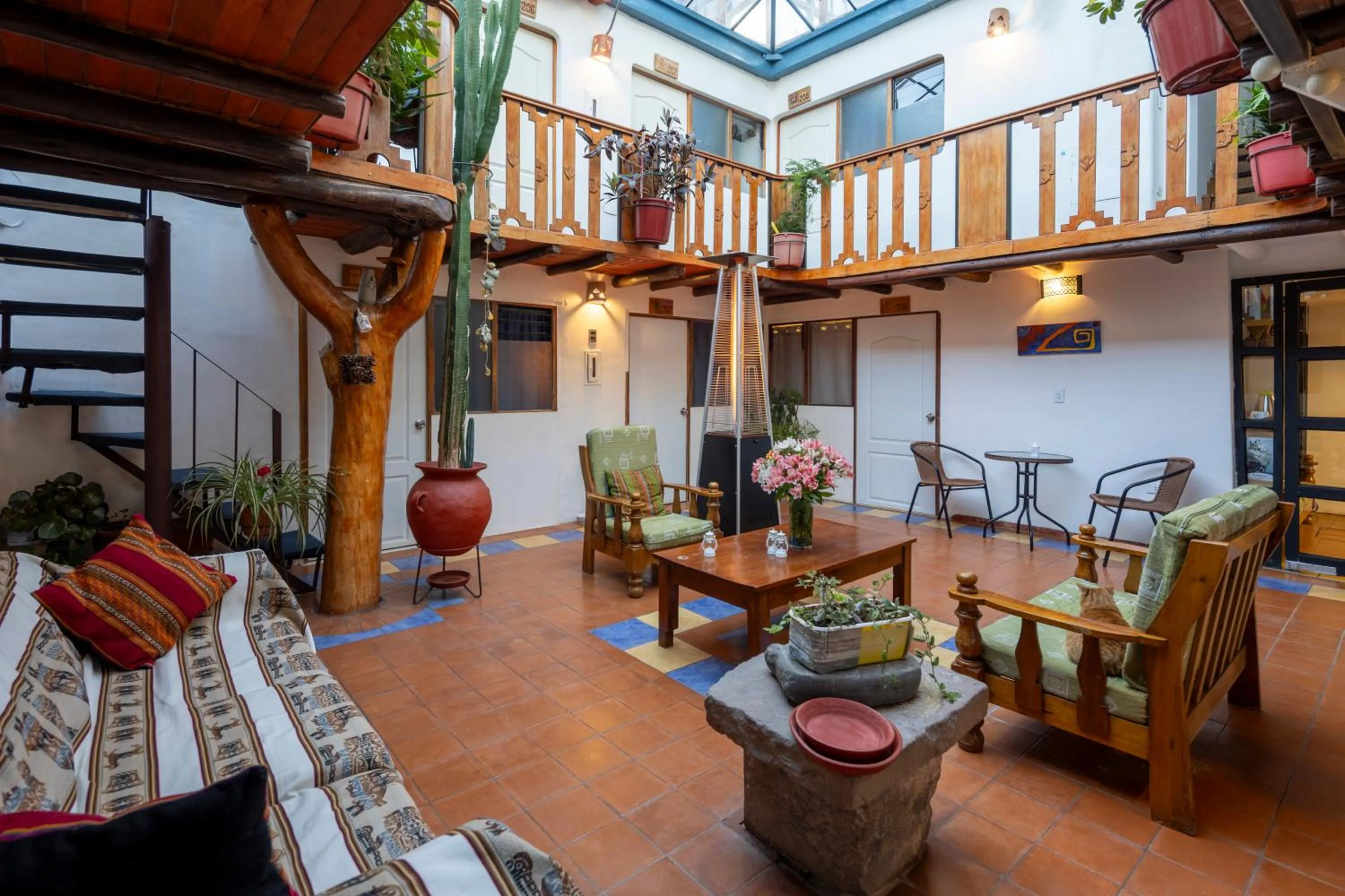 Patio in Hostal Teatro Inka