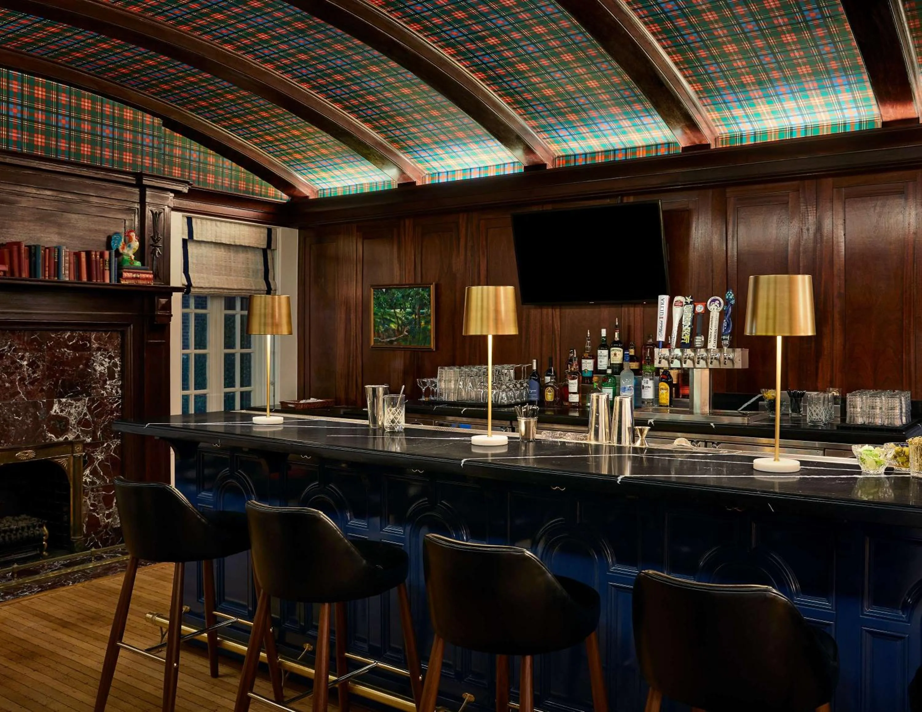 Lounge or bar in Graduate by Hilton Columbia SC